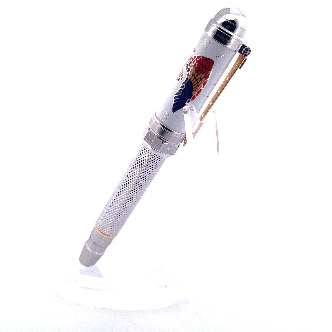Montblanc Elvis Limited Edition Rollerball mit Papageienmotiv auf weißem Hintergrund