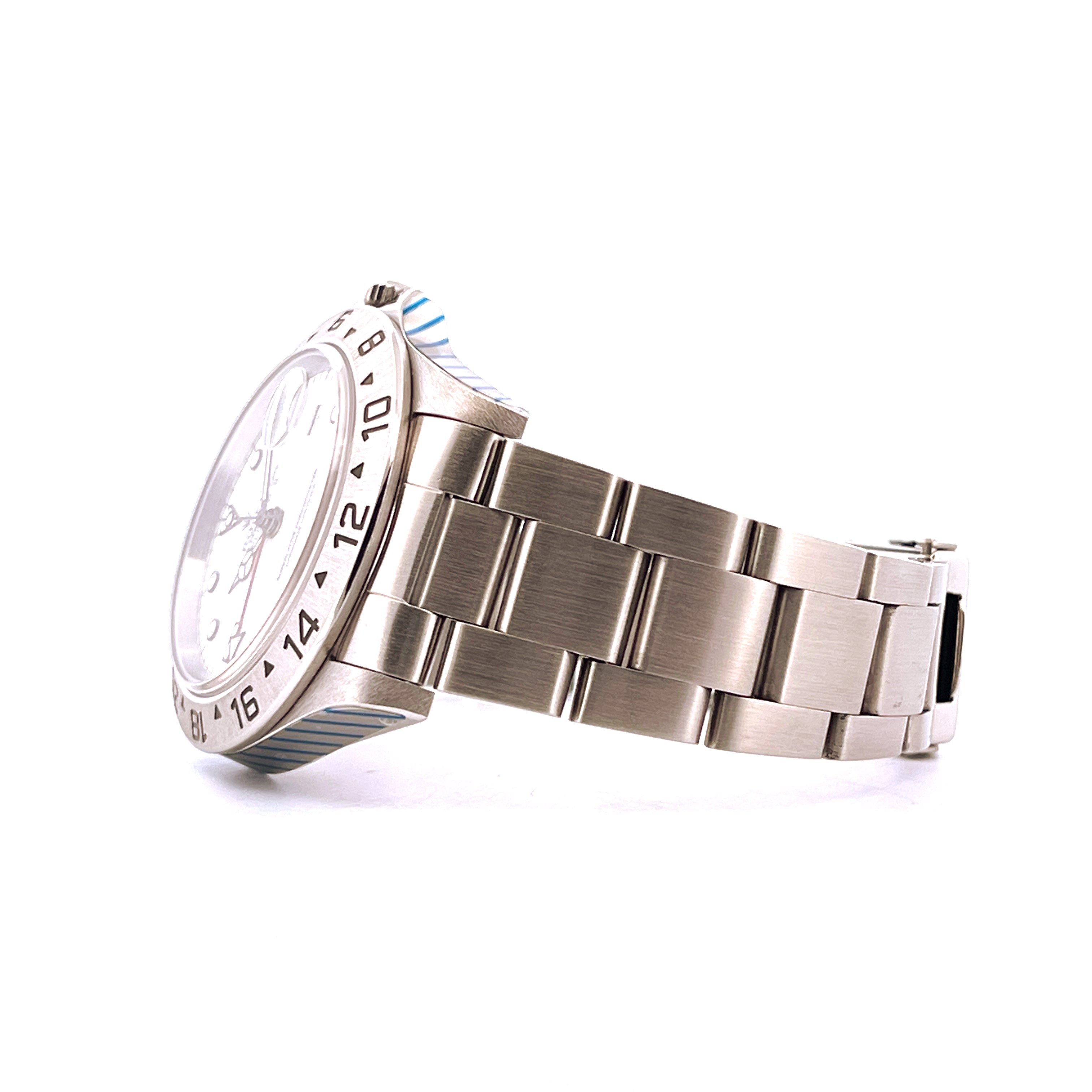 Rolex Explorer II Polar White 16570 Stahl im Profil auf weißem Hintergrund