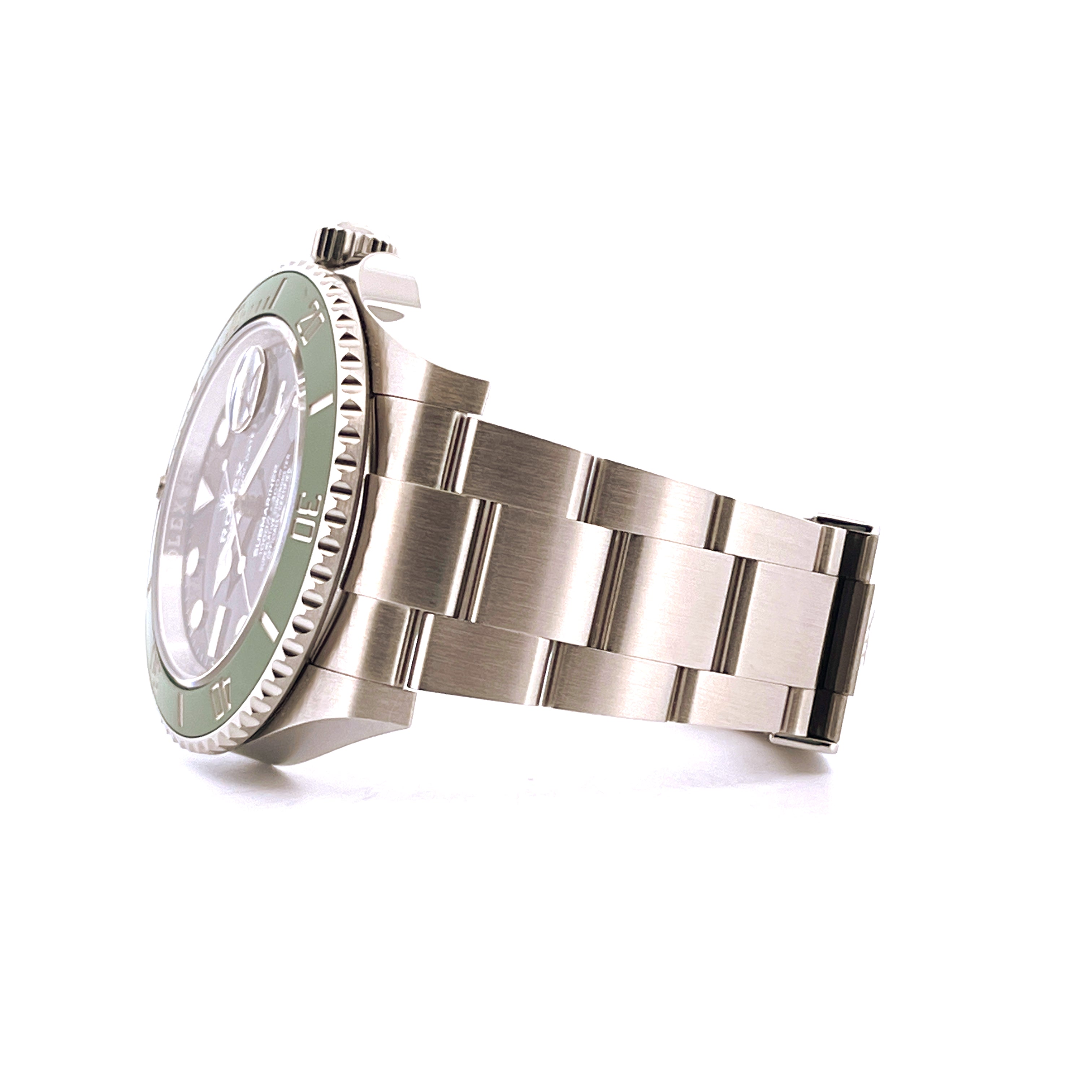 Seitenansicht einer ungetragenen Rolex Submariner Date Starbucks 41 mm aus Stahl mit grüner Keramiklunette