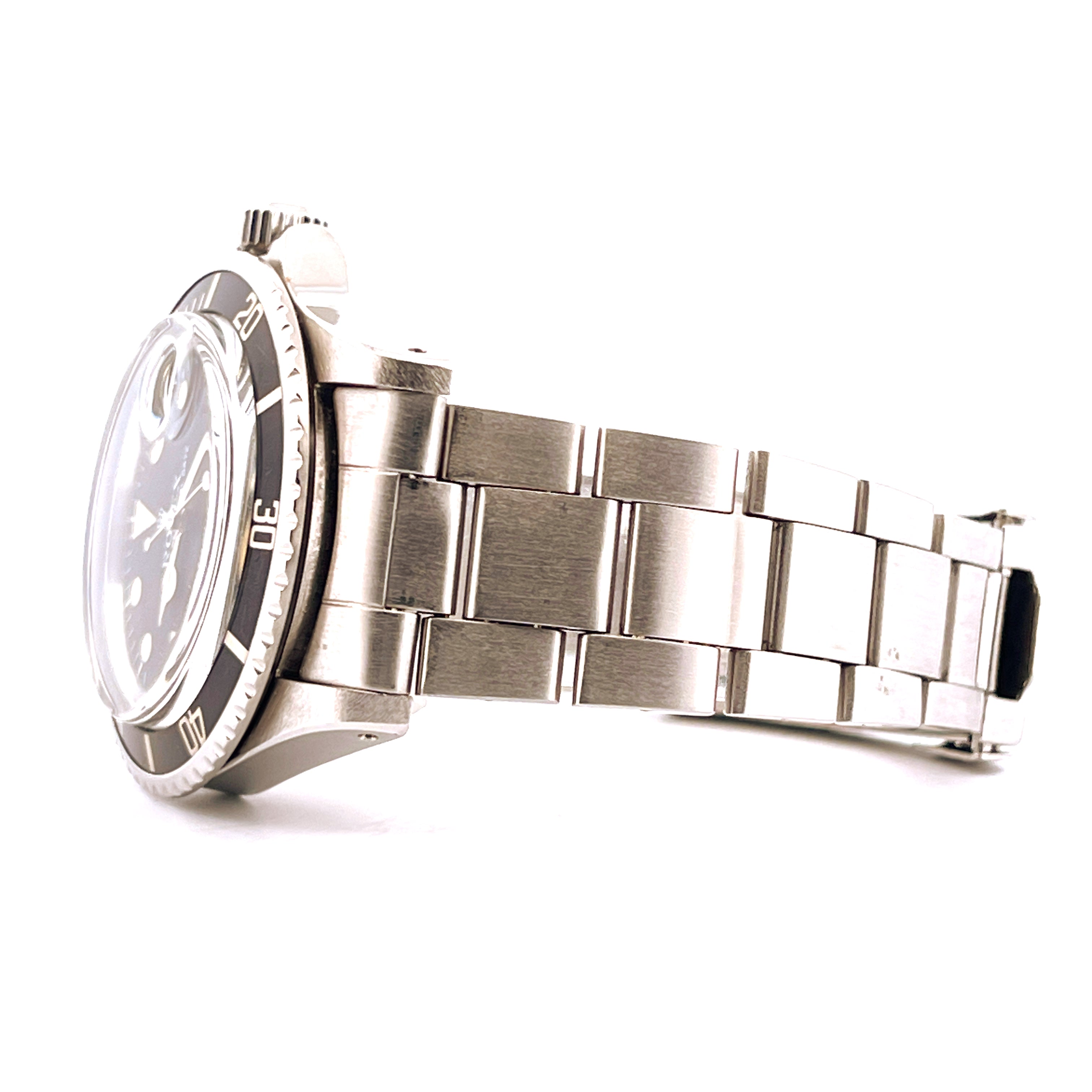 Rolex Submariner Date MK5 1680 Stahl im Profil auf weißem Hintergrund