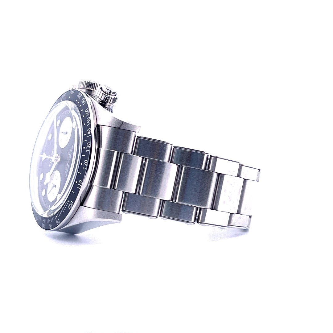 Tudor Black Bay Chrono Automatik Stahl Gehäuse mit Stahlarmband aus der Seitenansicht