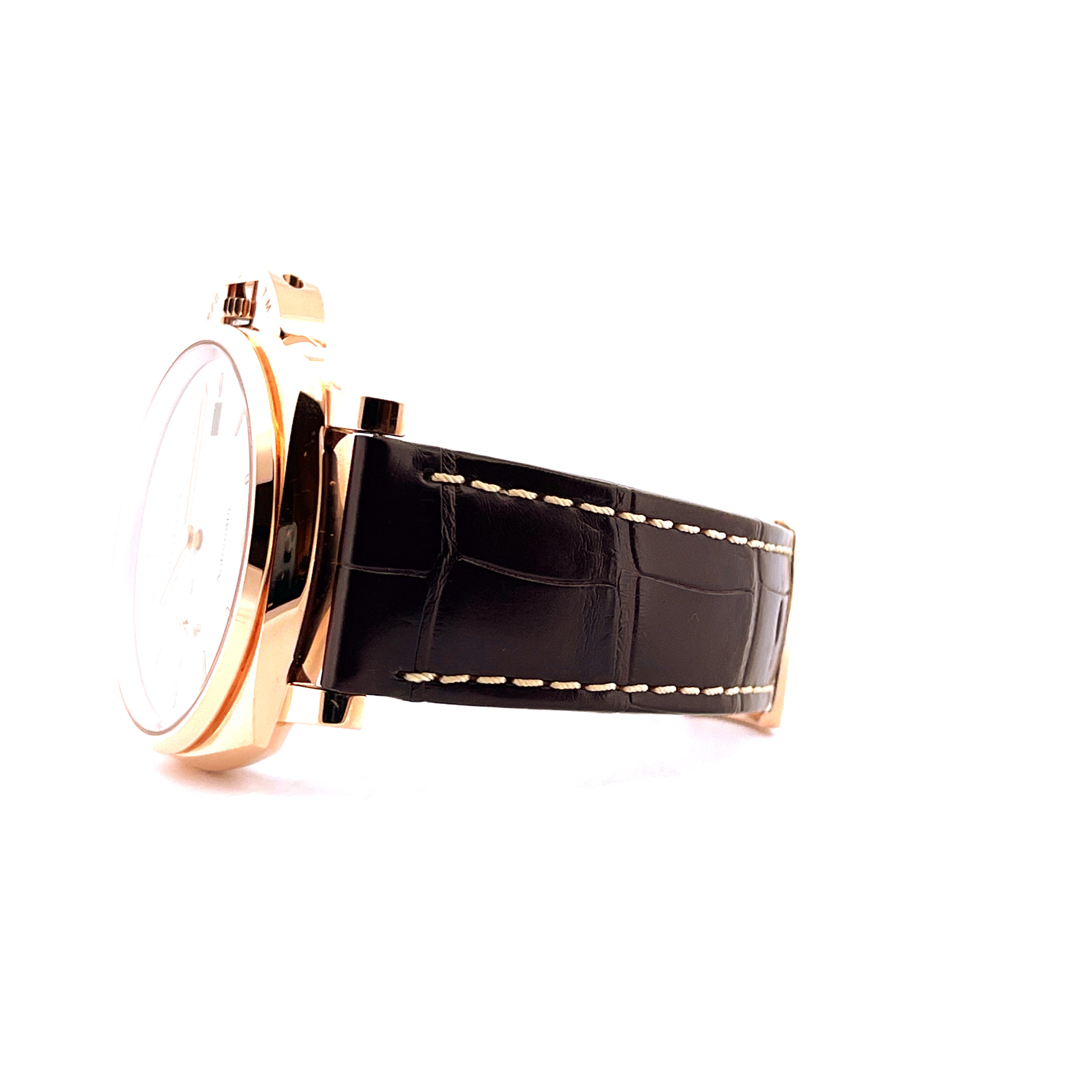 Panerai Luminor Due 42mm Roségold mit schwarzem Krokodillederarmband Seitenansicht auf weißem Hintergrund