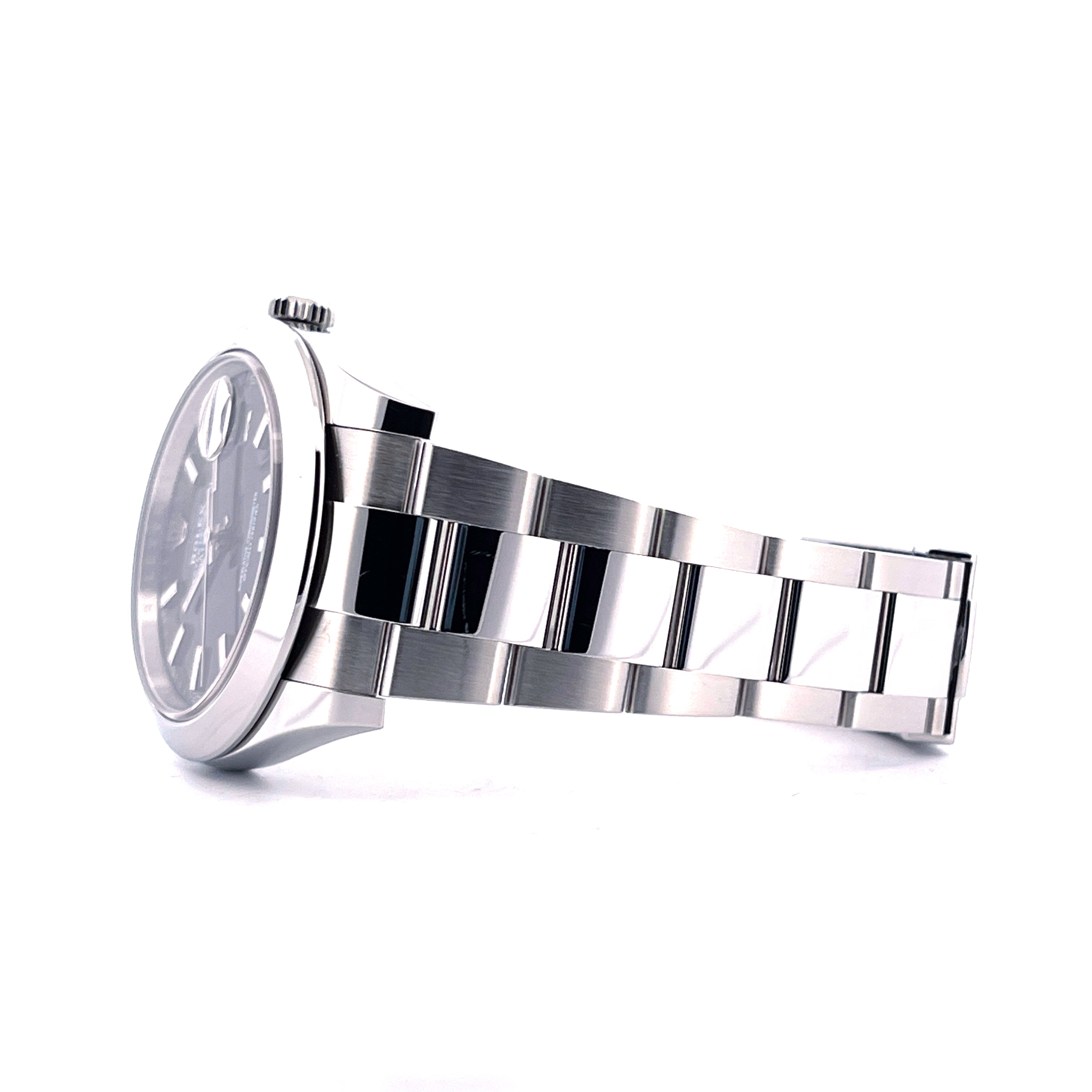 Rolex Datejust 41 Edelstahl im Seitenprofil mit schwarzem Zifferblatt und Oyster-Armband