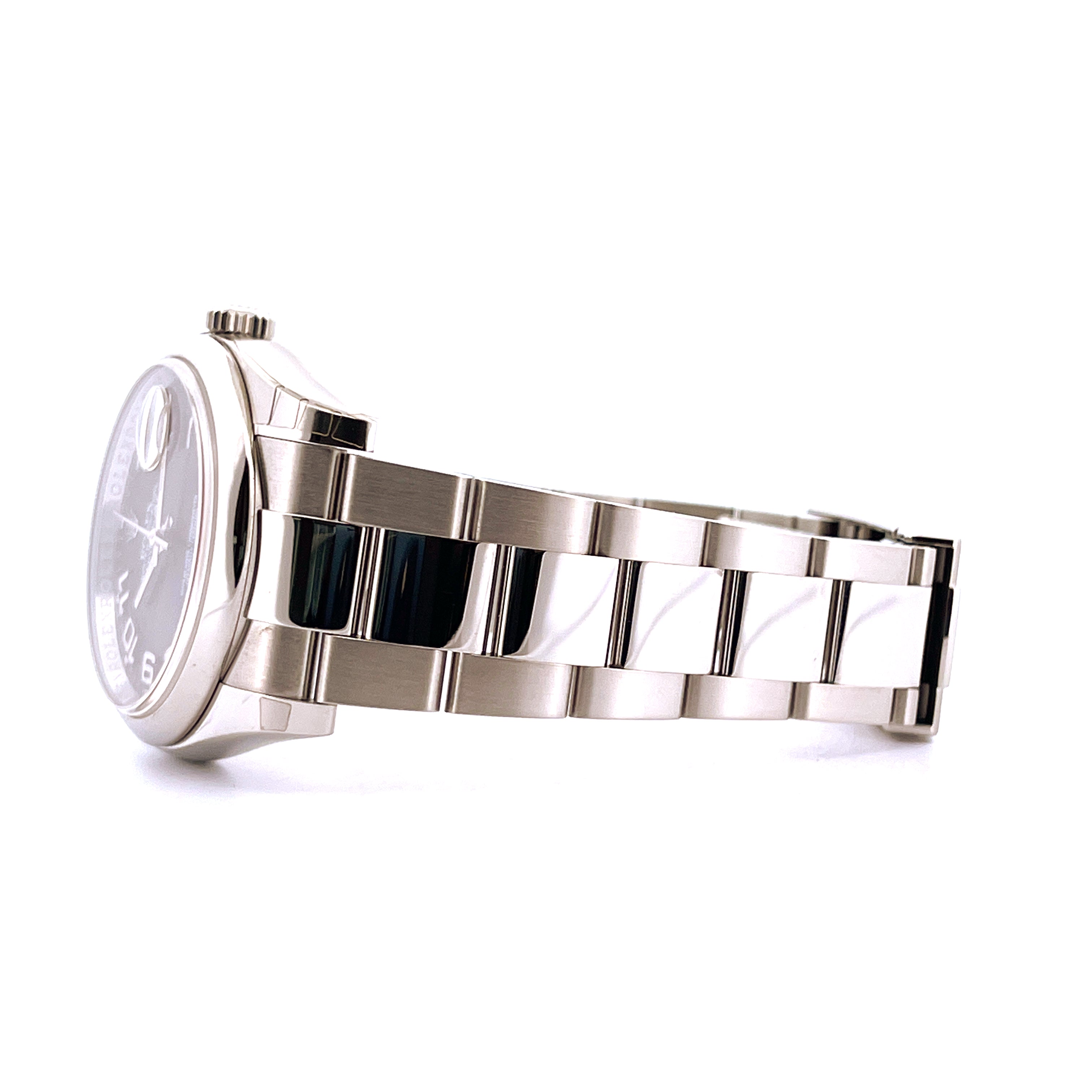 Rolex Datejust 36mm Stahl mit schwarzem Zifferblatt im Seitenprofil auf weißem Hintergrund