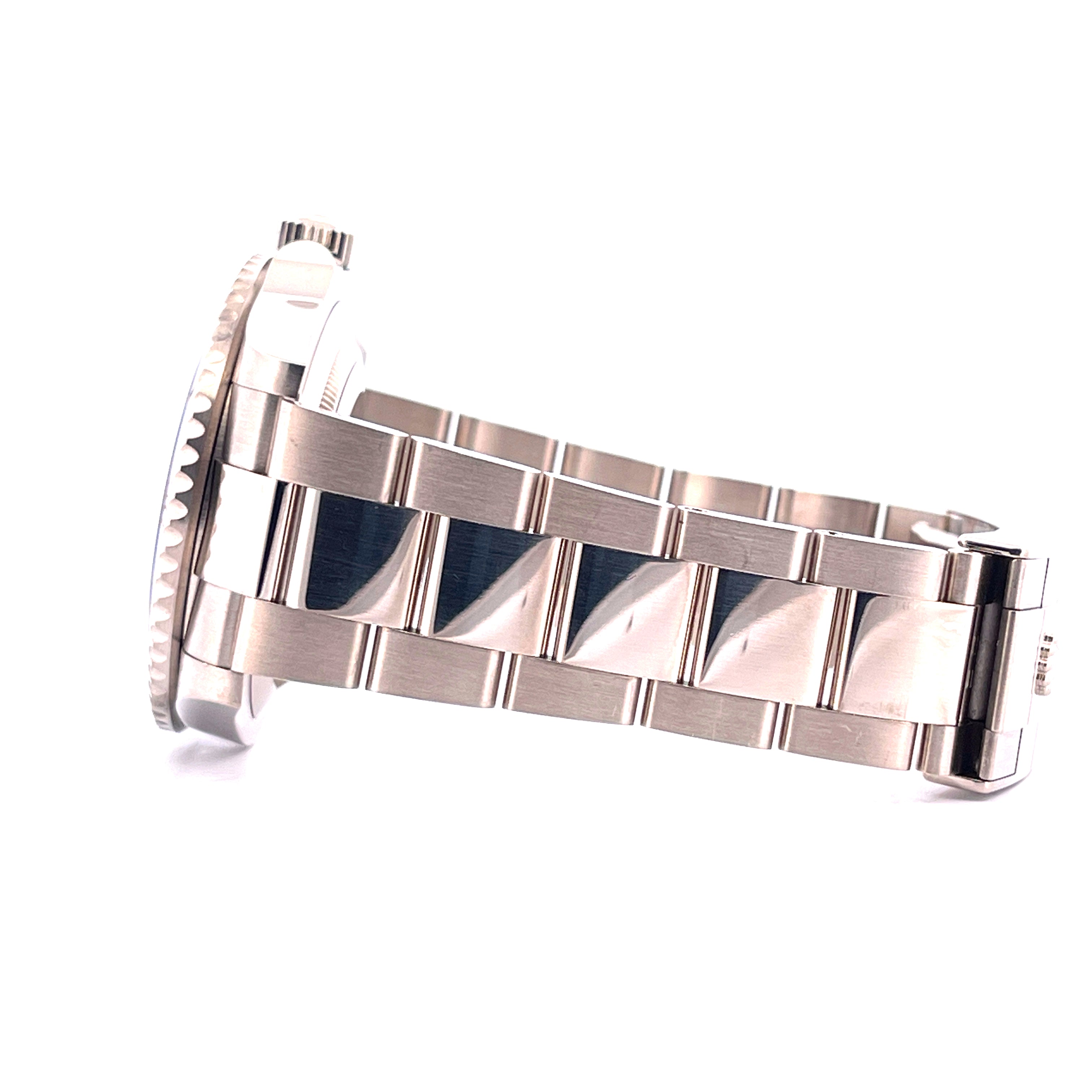Rolex Submariner Date Weißgold im Detail mit poliertem Oyster-Armband