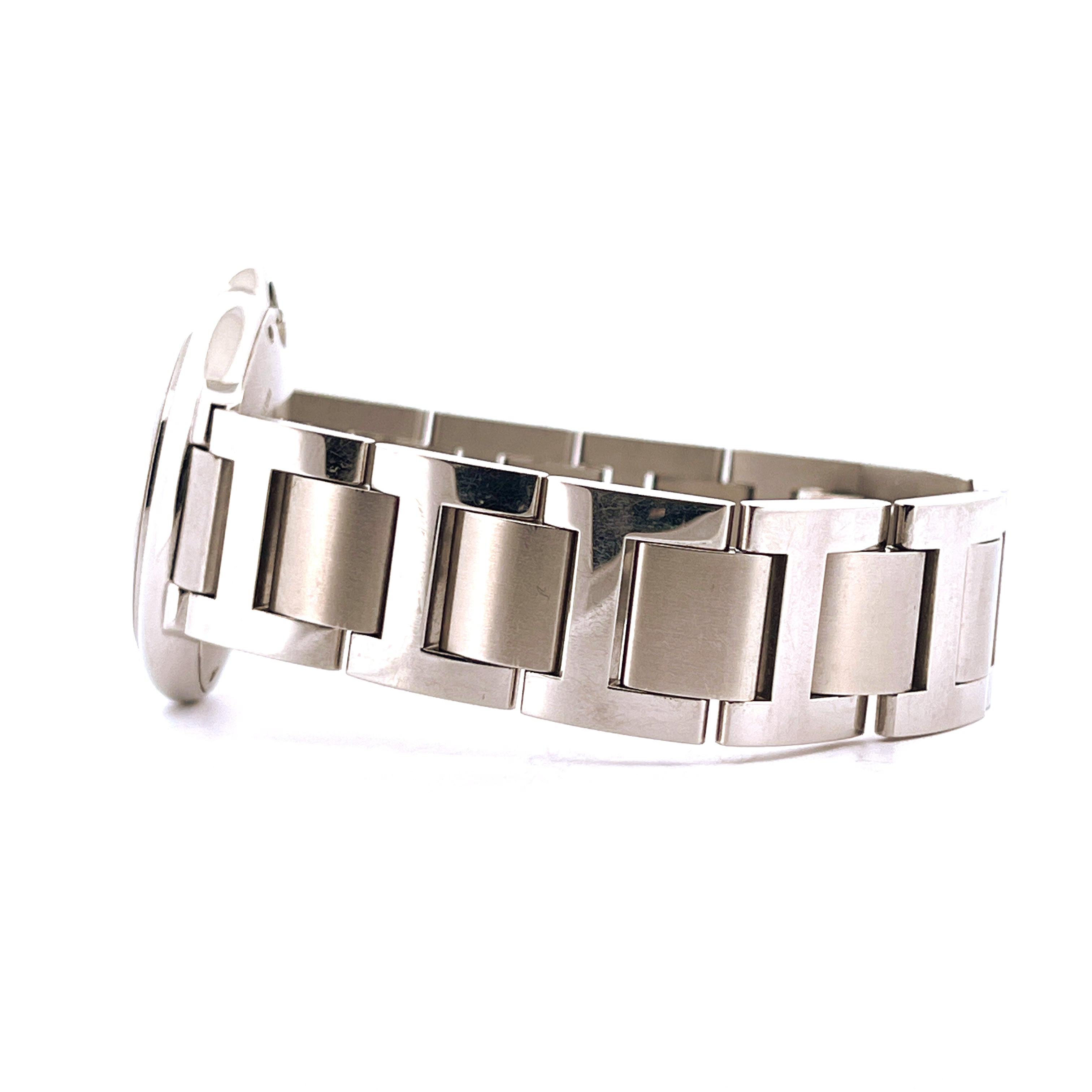 Cartier Ballon Bleu 3005 Edelstahl-Armband in Seitenansicht auf weißem Hintergrund