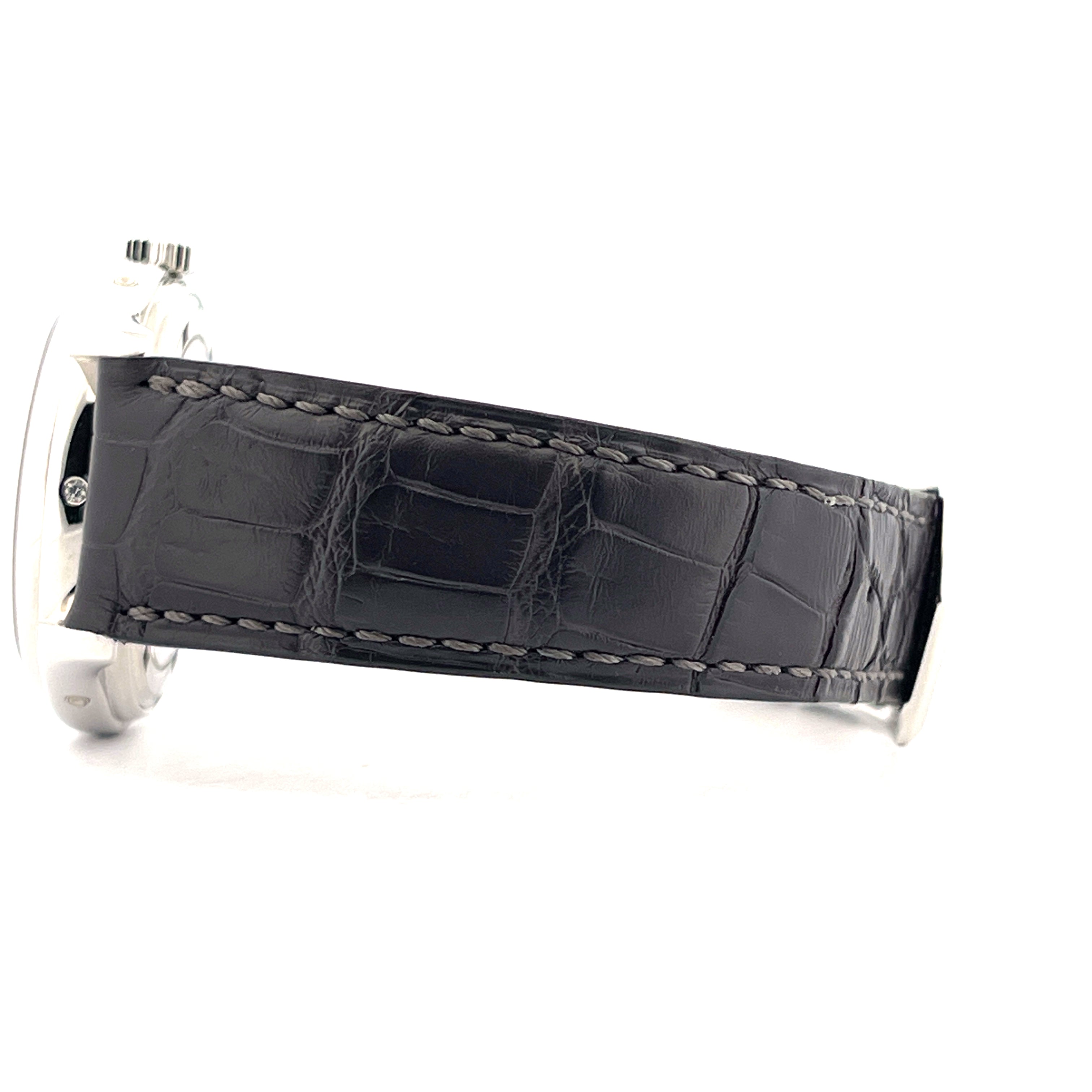 Patek Philippe 5056P-001 Seitenansicht eines dunklen Krokolederarmbands mit hellen Nähten