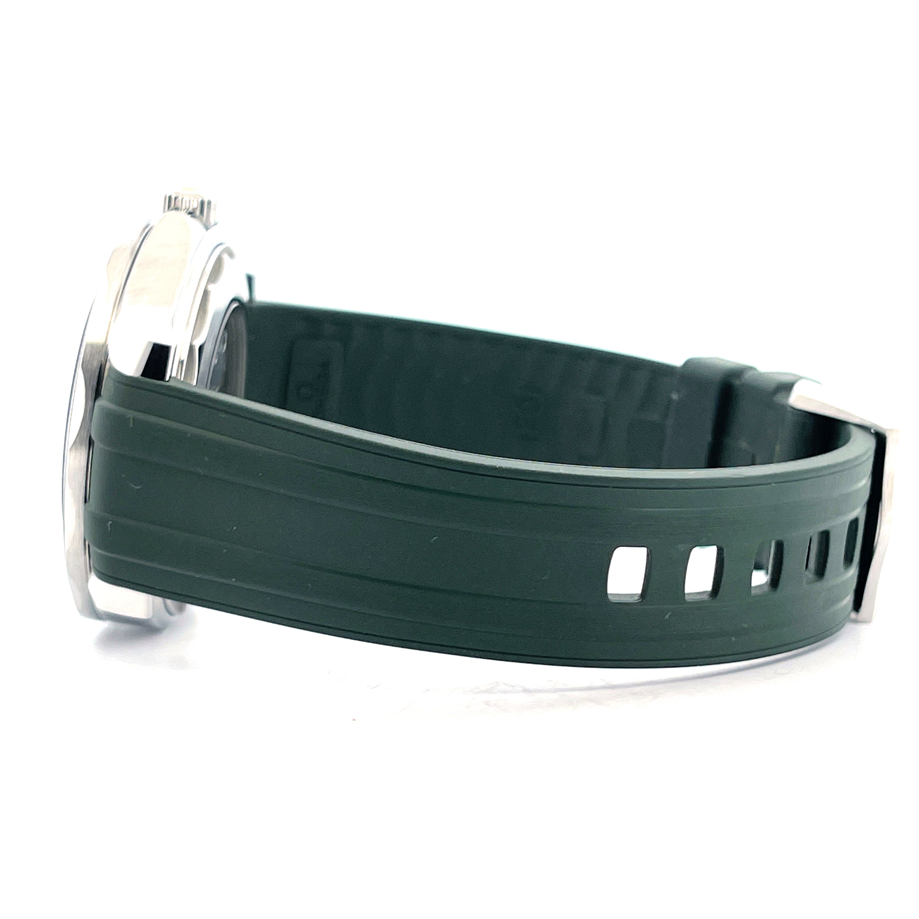 Seamaster Diver 300 M Master Chronometer DIVER 300 / Green Dial / Rubber / Box and Paper / Germany / perfect Condition / Dec. 2025