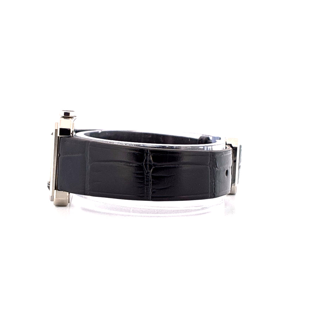 Chanel Boyfriend Uhr mit Diamanten, Seitenansicht, Edelstahlgehäuse und schwarzem Lederarmband