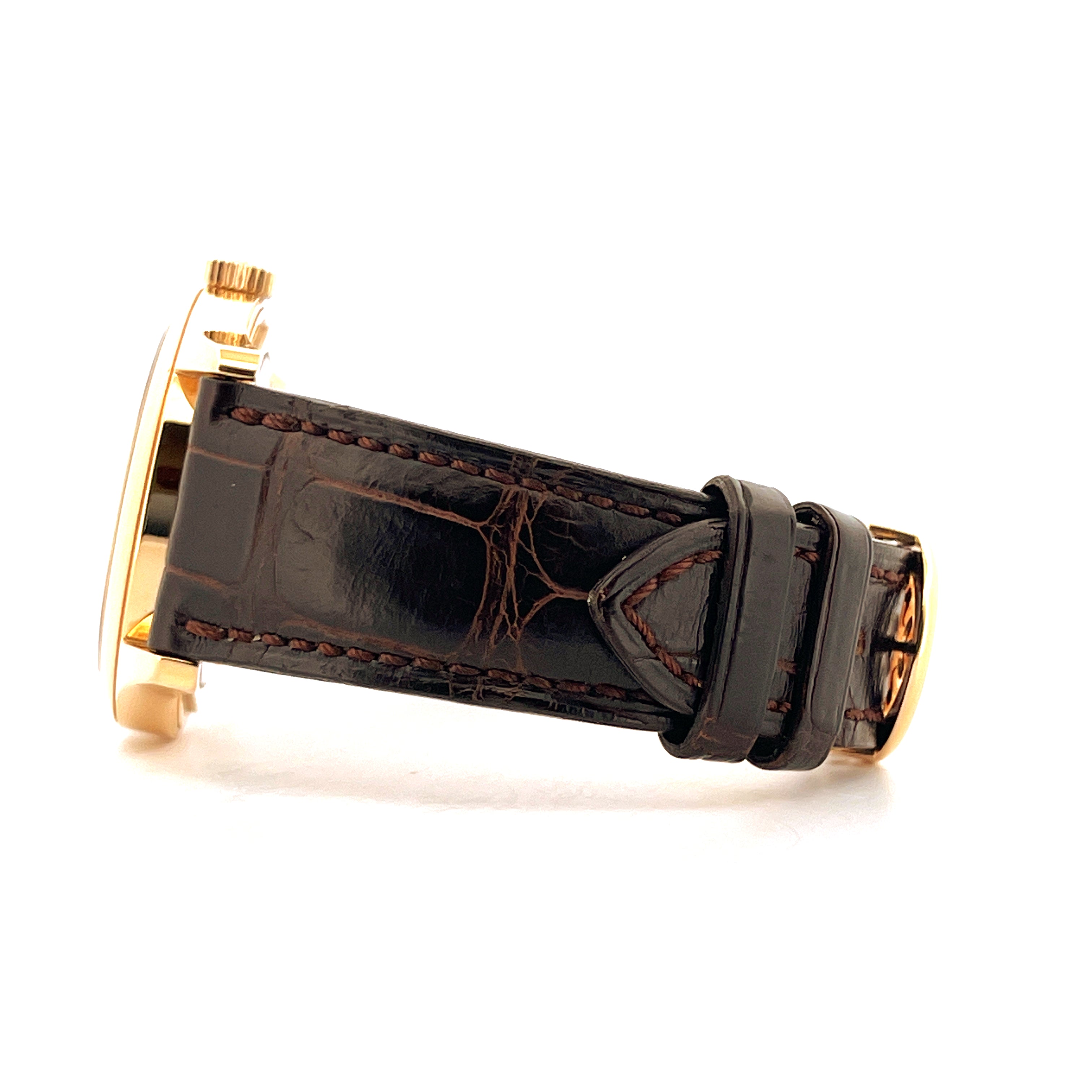 Patek Philippe Calatrava 6000R-001 Roségold-Uhr Seitenansicht mit braunem Krokodil-Lederarmband