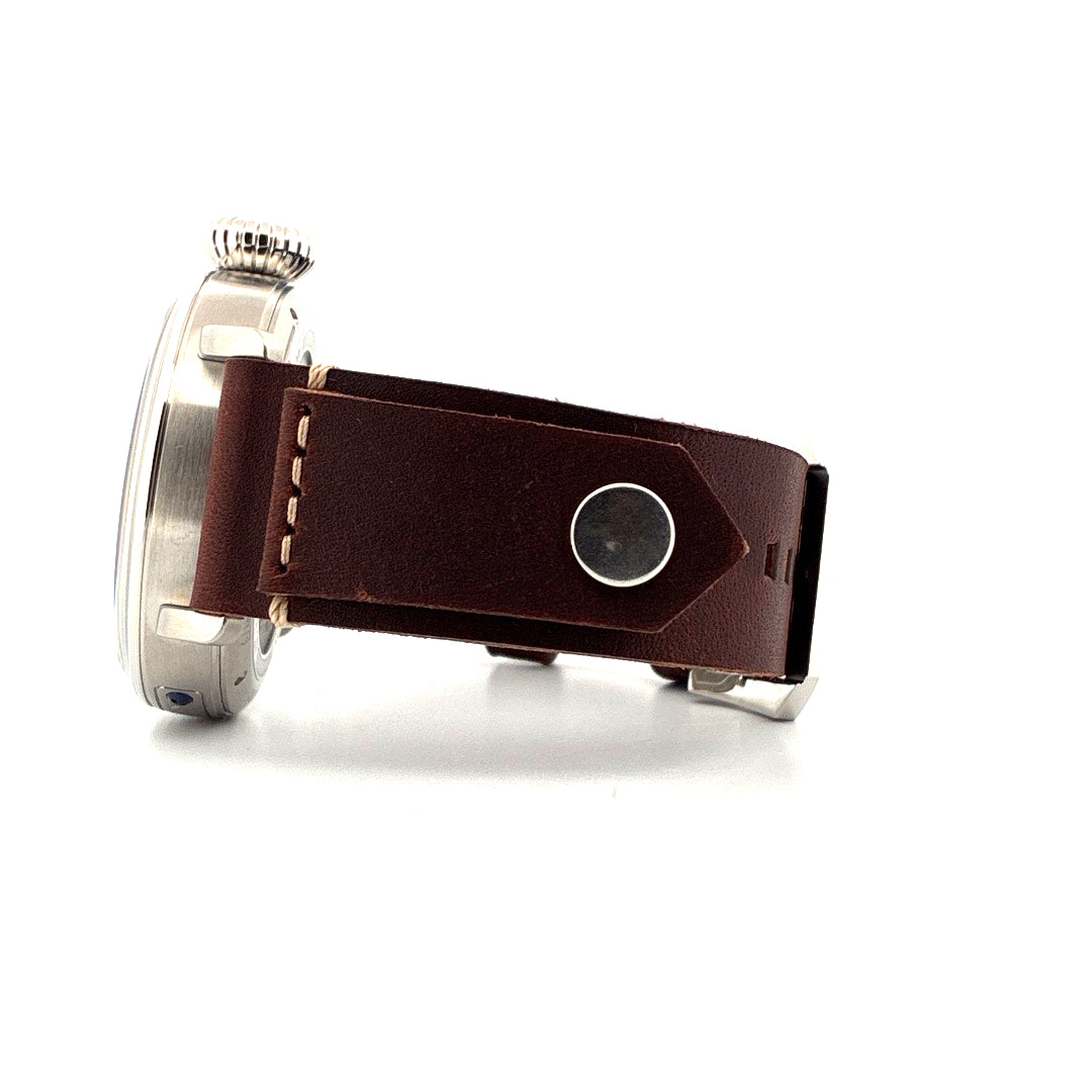 Seitenansicht der Zenith Type 20 Blueprint Limited 250 Edition 45mm mit braunem Lederarmband