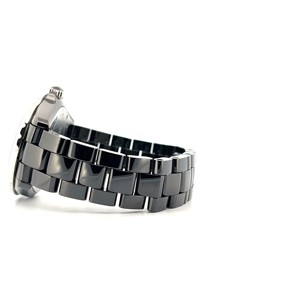 Chanel J12 GMT Keramik schwarz Automatik mit schwarzem Keramikarmband Seitenansicht neu