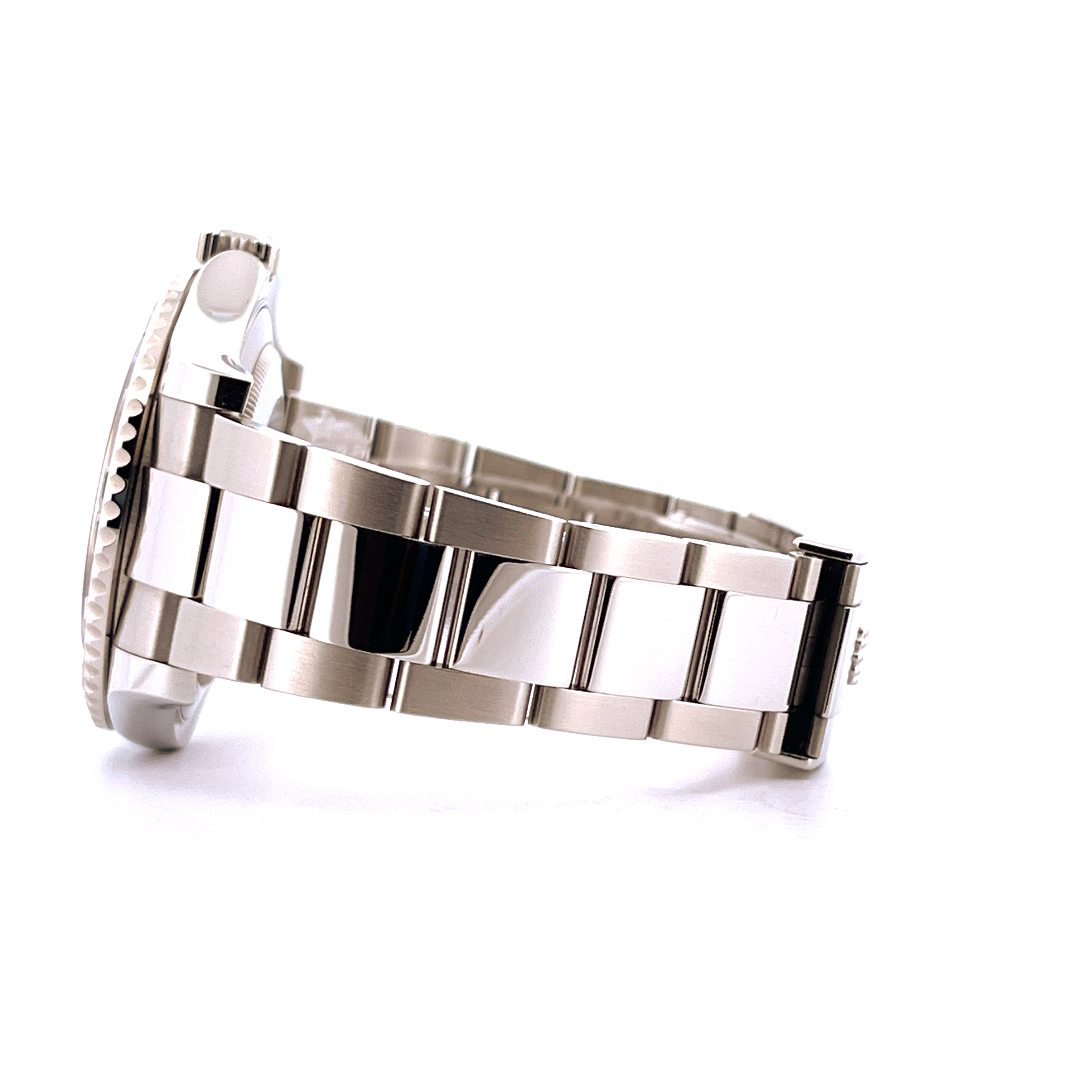 Rolex Yacht-Master 40 Rhodium Edelstahl Armband Seitenansicht auf weißem Hintergrund