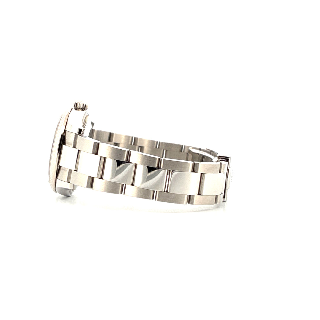 Rolex Datejust 31 aus Stahl und Weißgold in Seitenansicht mit Oyster-Armband