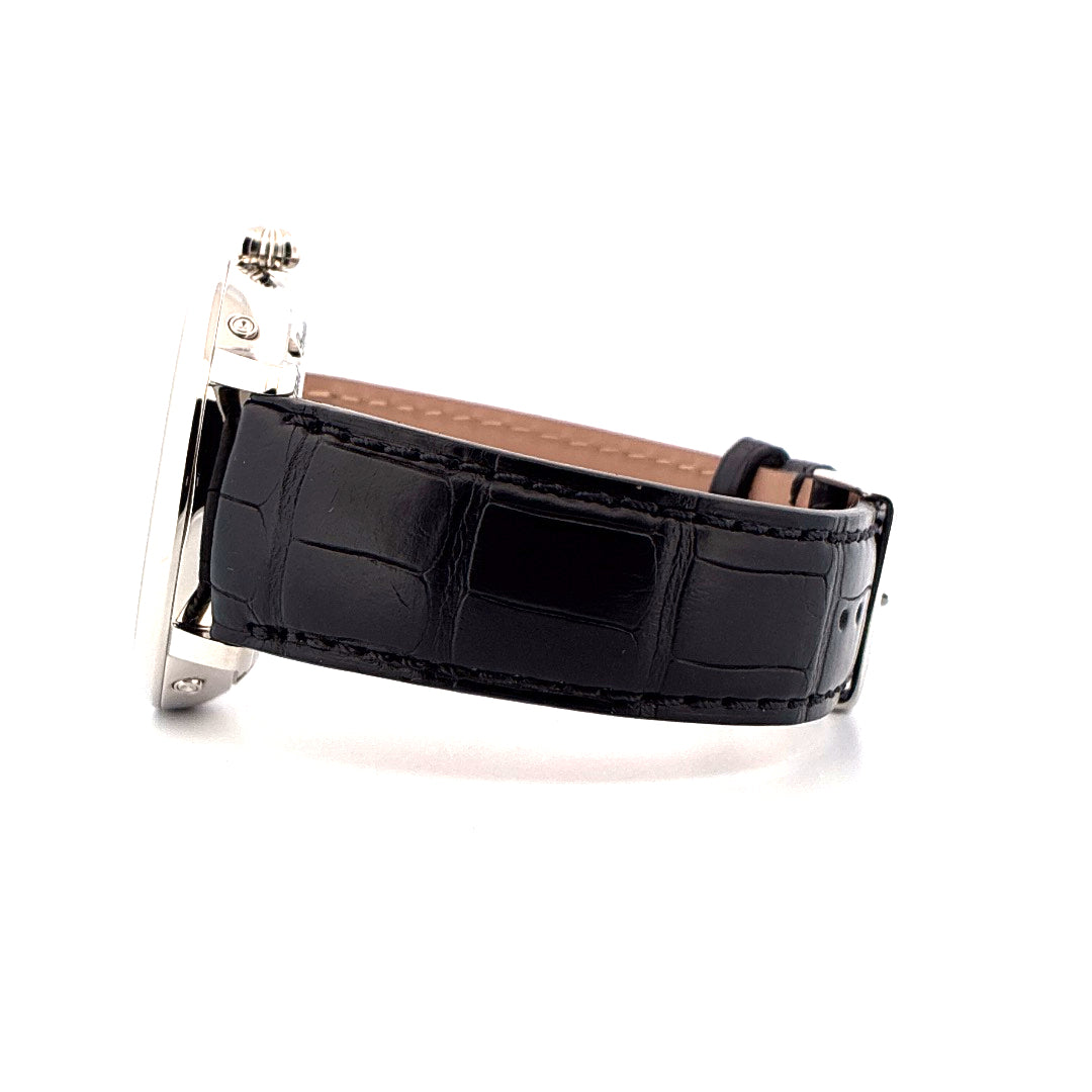 Frederique Constant Classics Manufacture Ewiger Kalender, Seitenansicht des Edelstahlgehäuses mit schwarzem Krokolederarmband