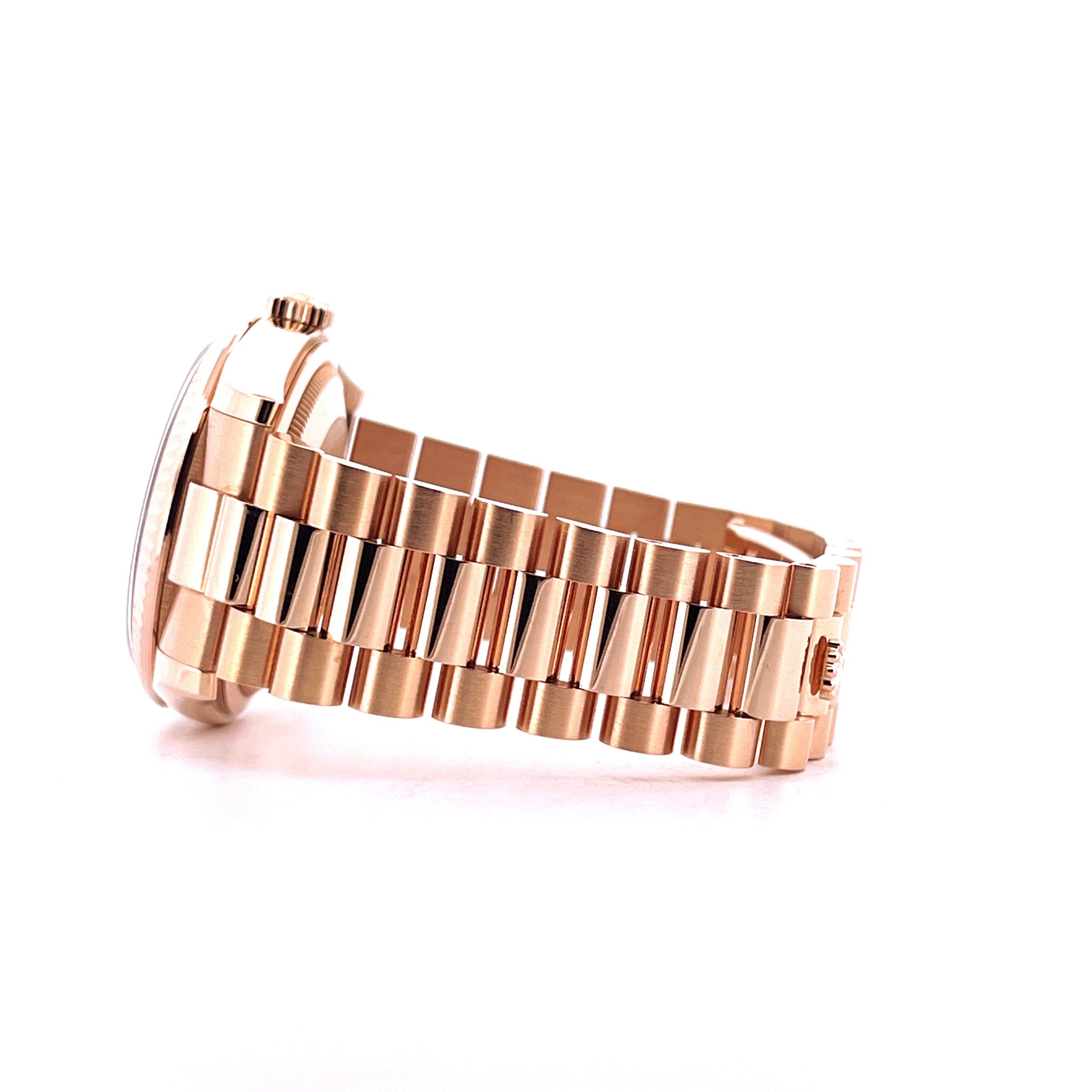 Rolex Day-Date 36 aus Roségold im Profil mit charakteristischem Präsidentenarmband