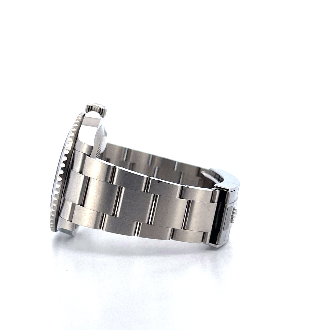 Submariner Date / 41 mm / schwarze Lünette / Full Set (2022) - Juwelier Spliedt