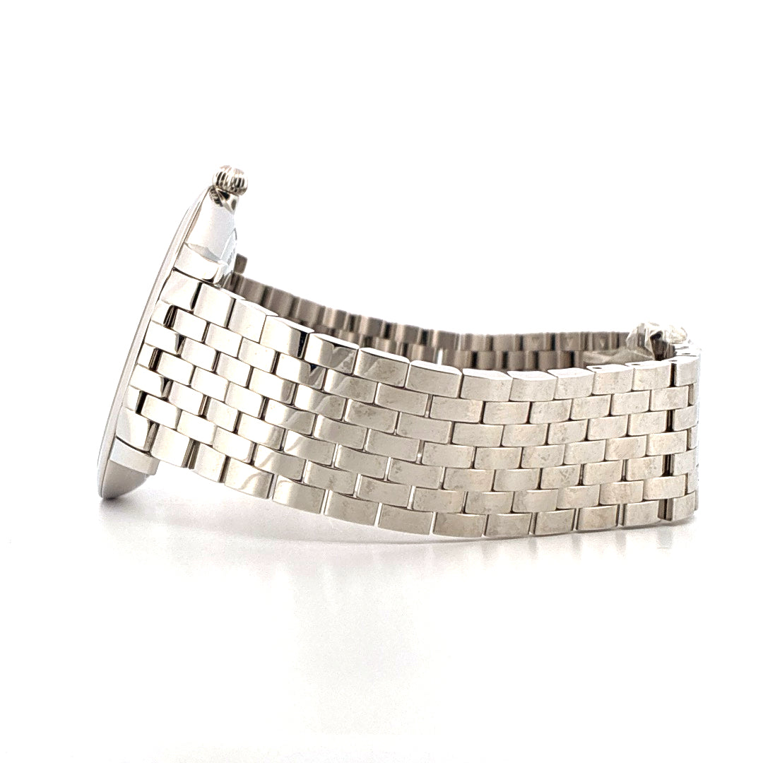 Seitenansicht einer Frederique Constant Slim Line Automatic mit poliertem Edelstahlarmband und Gehäuse auf weißem Hintergrund