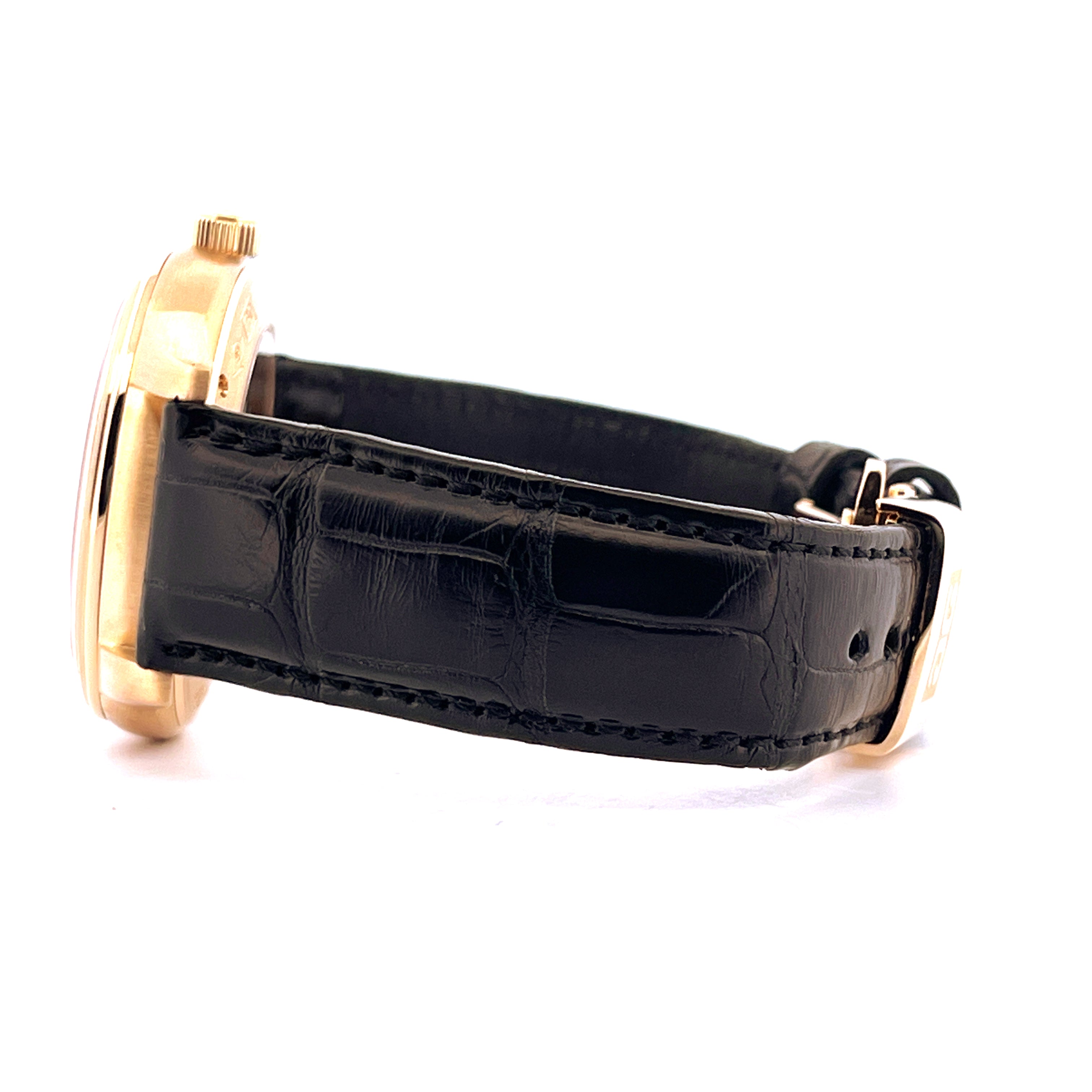 Seitenansicht einer Glashütte Original Senator Moonphase Damenuhr aus Roségold mit schwarzem Lederarmband