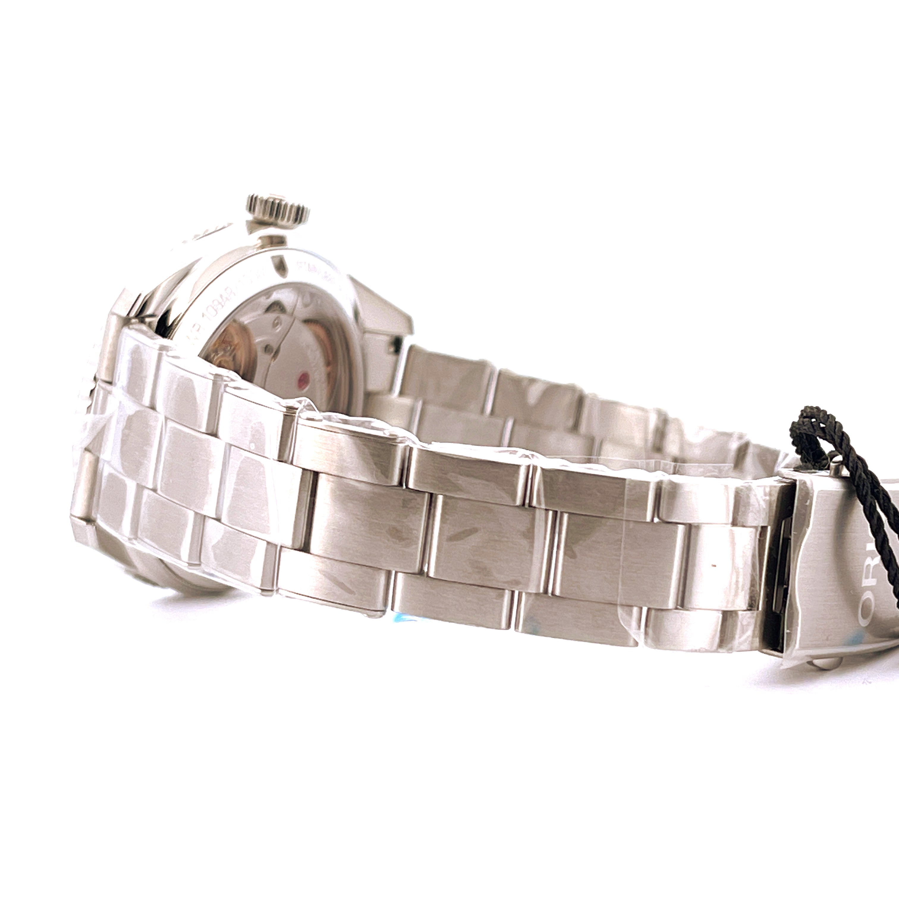 Oris Divers Sixty-five 12h Calibre 400, Seitenansicht mit Sichtboden und Edelstahlarmband