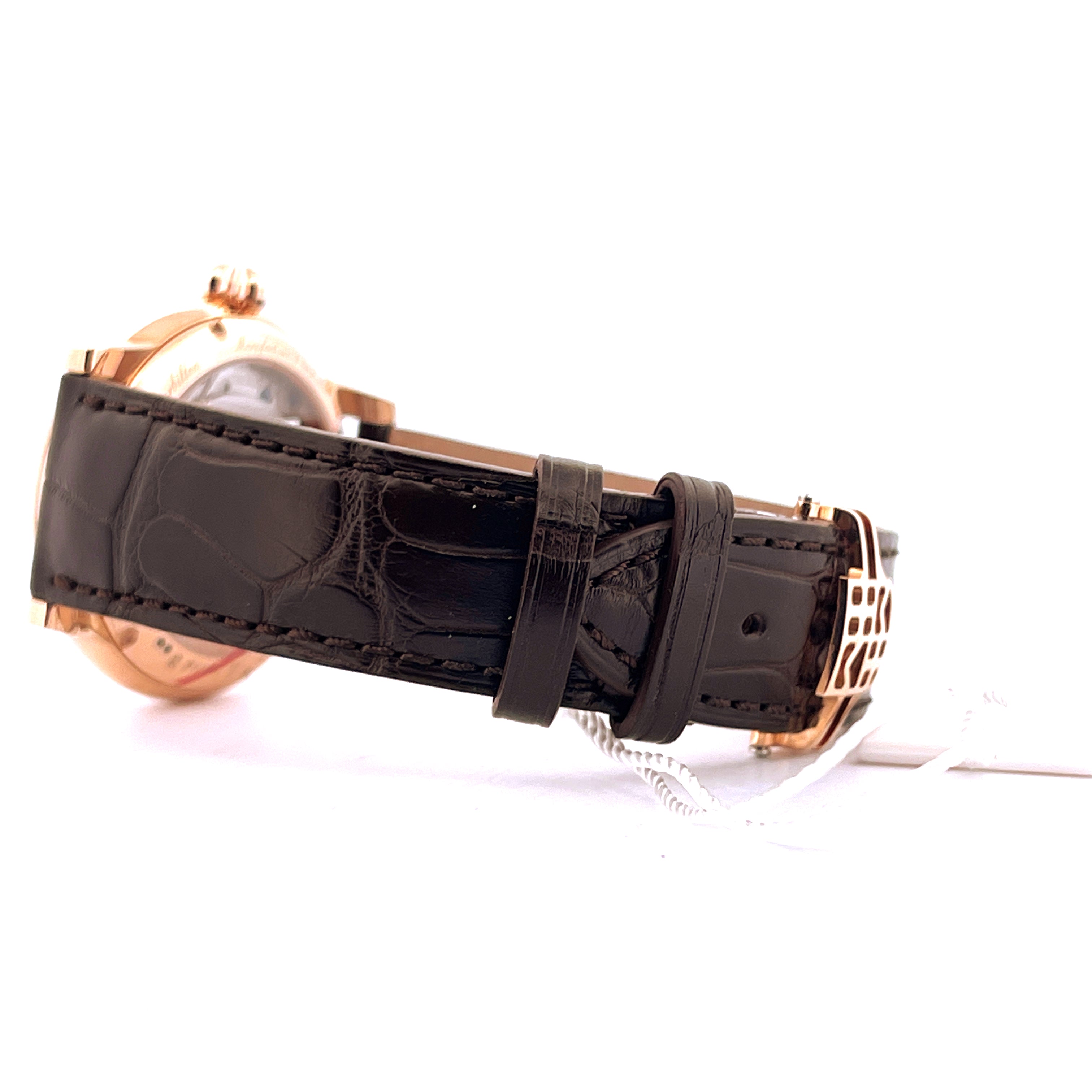 Seitenansicht des Frederique Constant Tourbillon Roségold mit braunem Kroko-Armband und Schließe