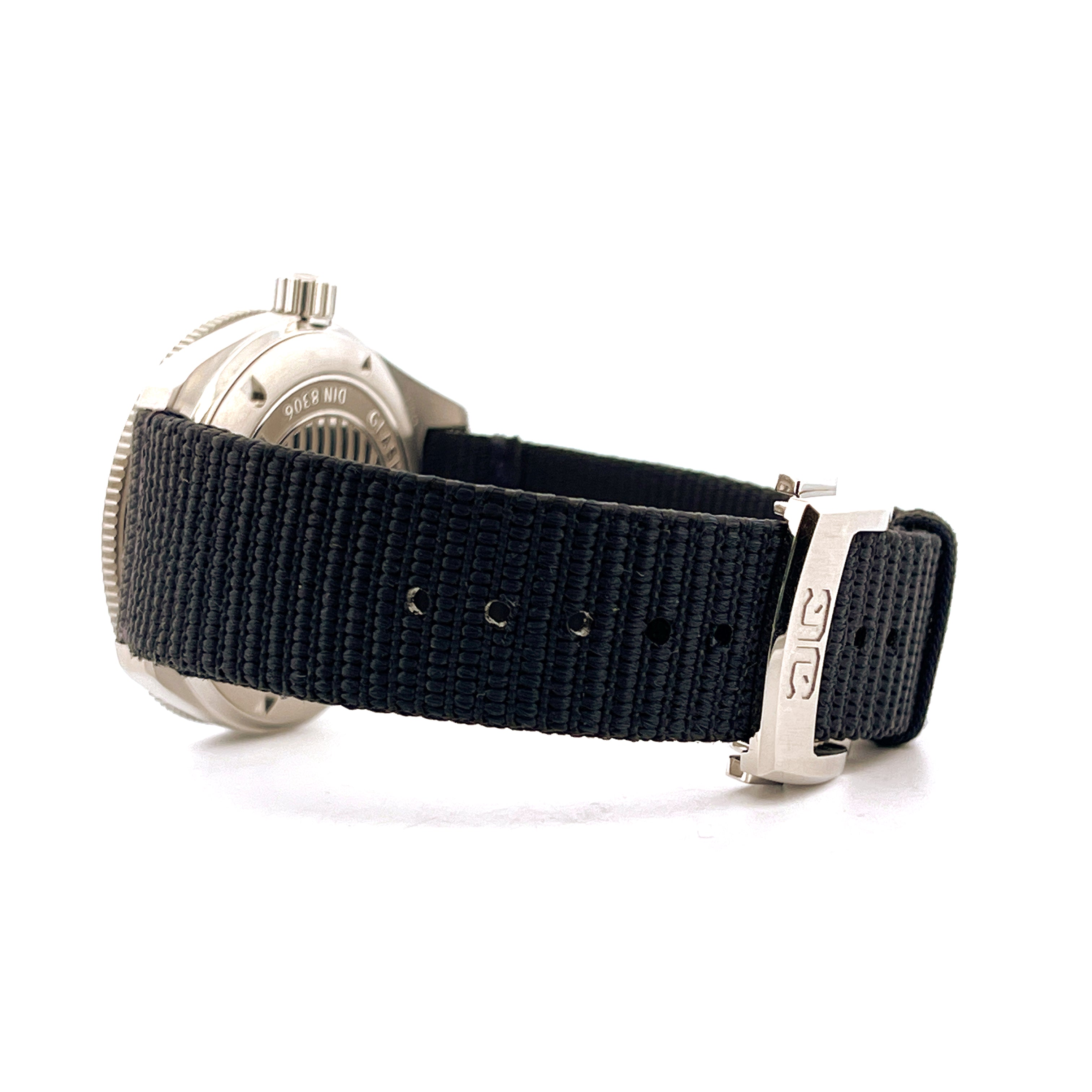 Glashütte Original Seaq 39,5 mm Edelstahl mit schwarzem Band und silberner Schließe von der Seite