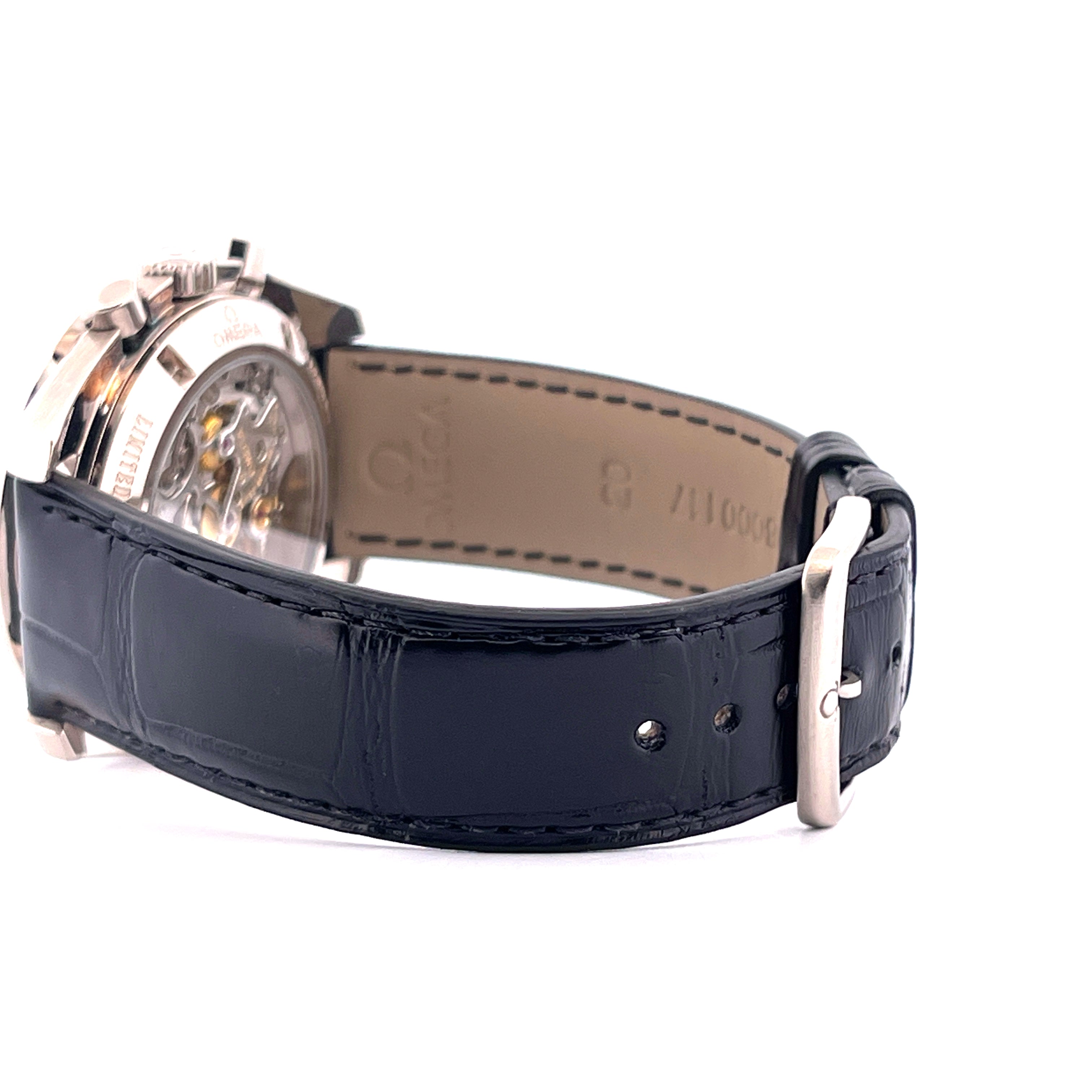 Omega 25th Anniversary Apollo XI 1 of 2500 Gehäuse Weißgold Lederarmband im Detail