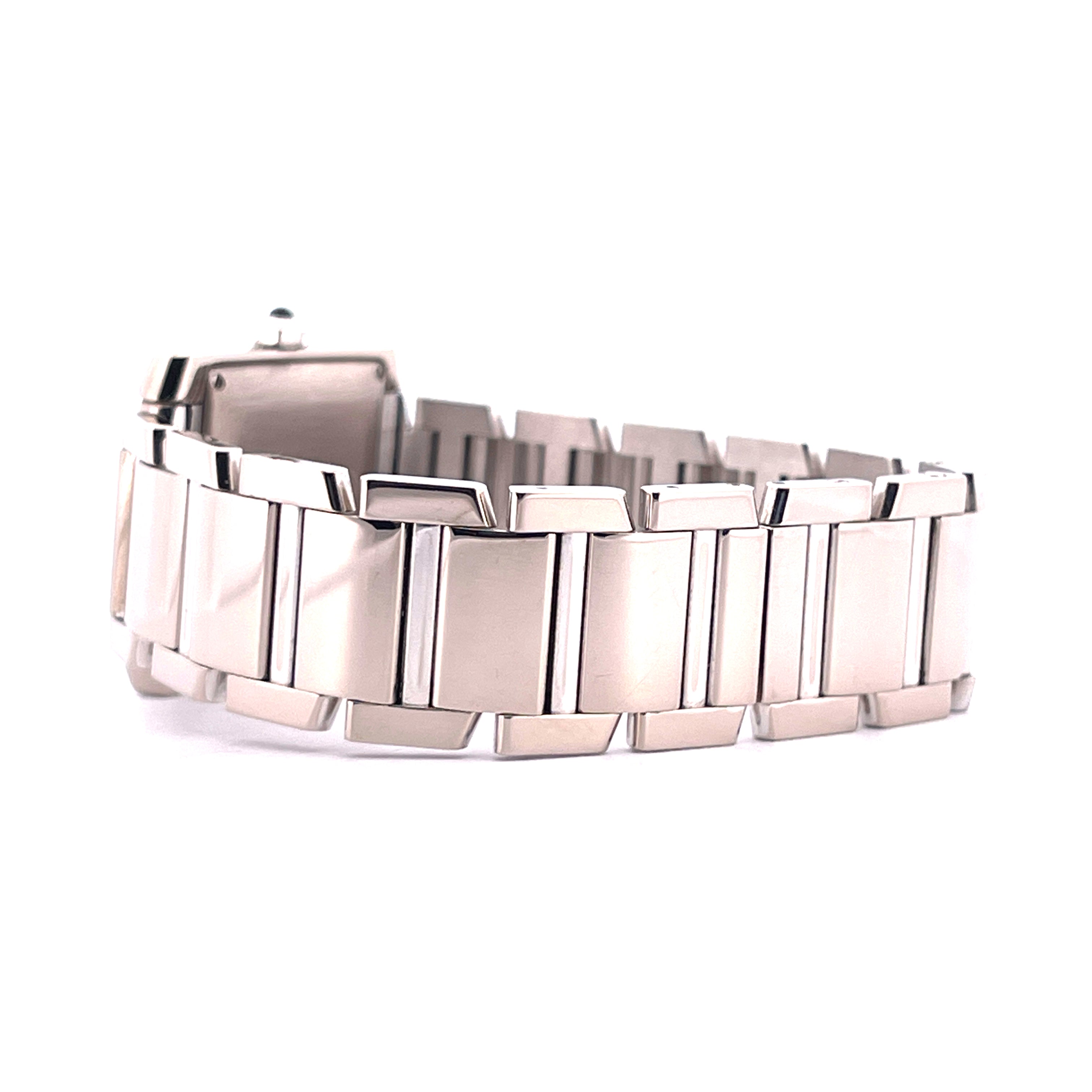 Seitenansicht einer Cartier Tank Francaise Weißgold Automatik mit poliertem Gliederarmband