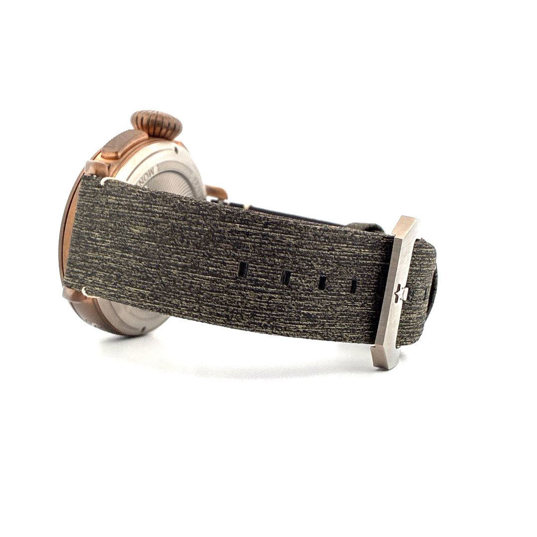 Zenith Pilot Type 20 Chronograph Adventure Bronze mit grünem Textilarmband und Silberschließe Seitenansicht