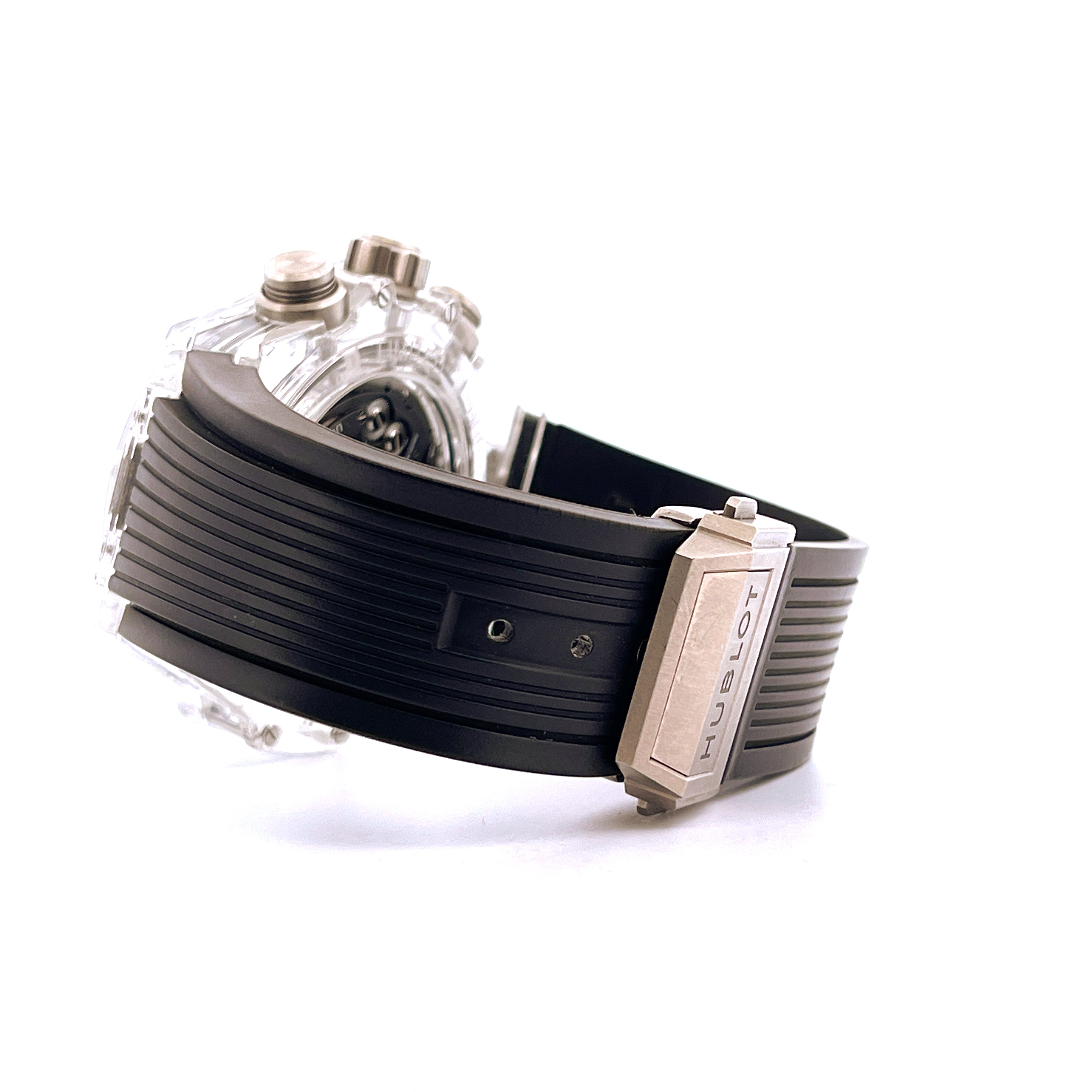 Hublot Big Bang Unico Magic Sapphire Armbanduhr im Profil mit Kautschukband und Schließe