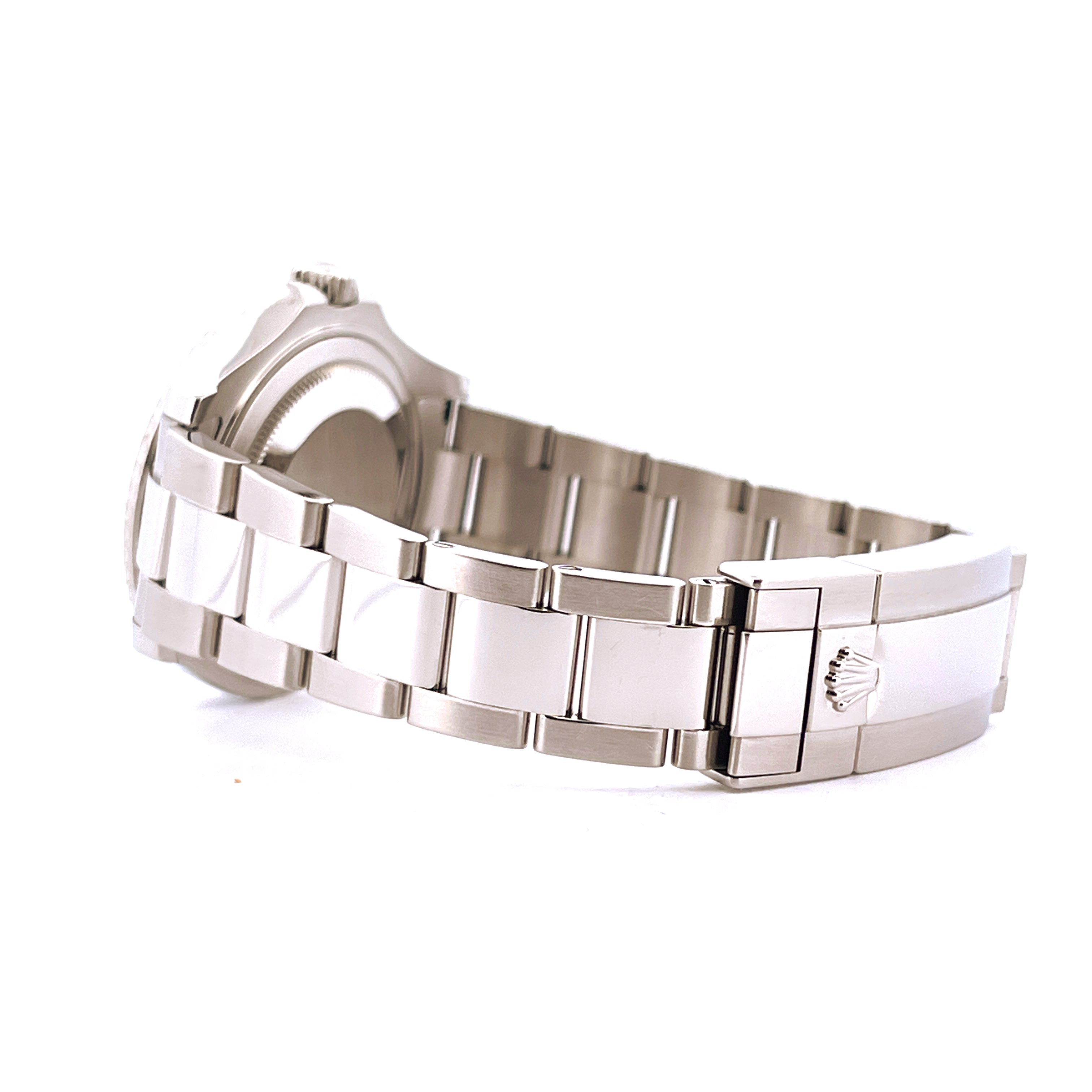 Rolex Yacht-Master 37 Rhodium aus Edelstahl mit Automatikwerk und Oyster-Schließe auf weißem Hintergrund