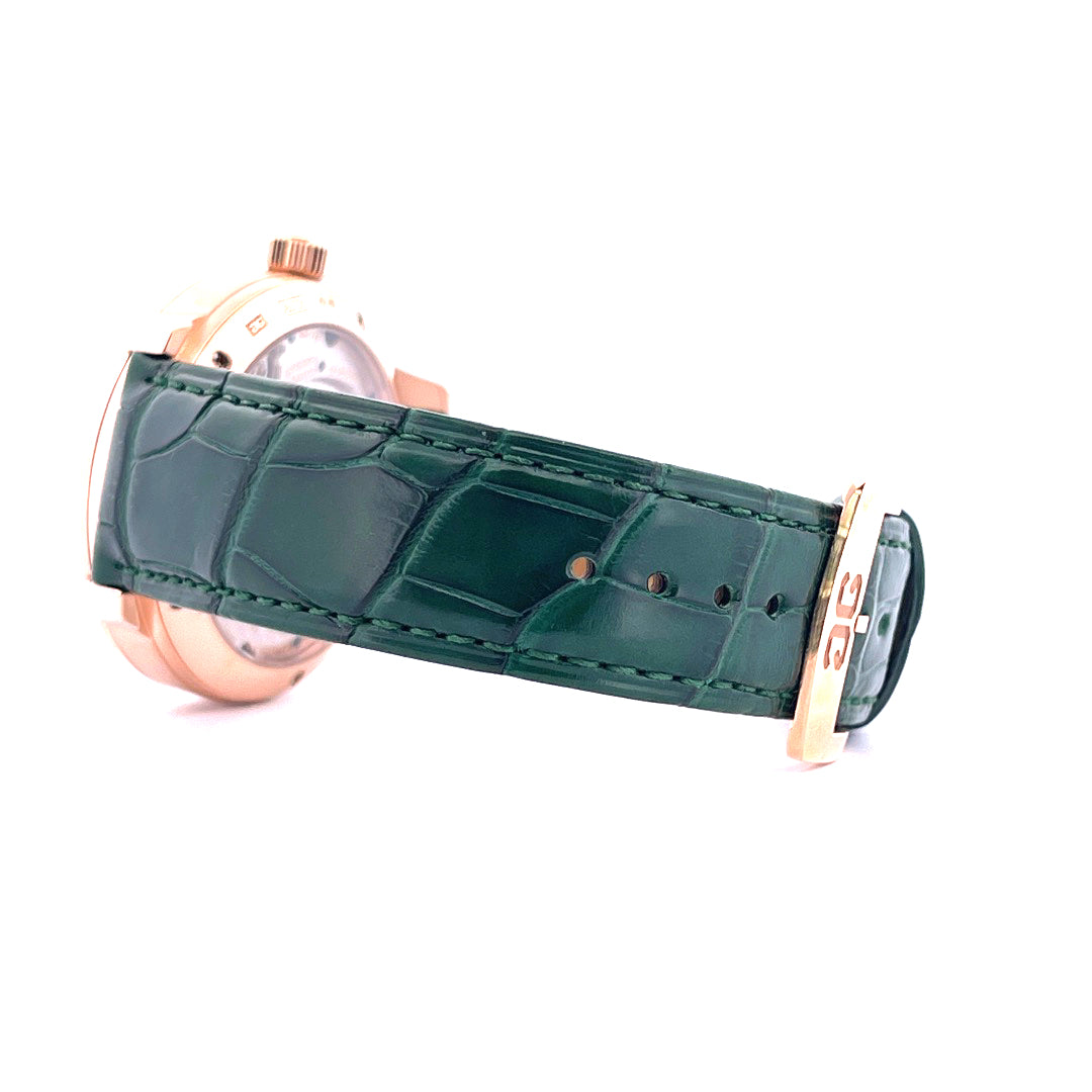 Glashütte Original PanoMaticLunar Rosegold Green Armband und Schließe im Detail auf weißem Hintergrund