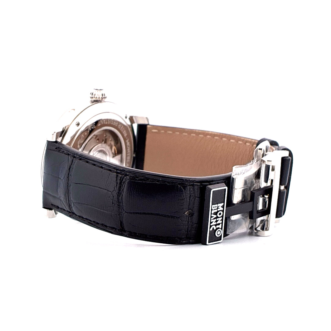 Seitenansicht des Montblanc Star Roman Quantième Complet mit schwarzem Krokolederarmband und Edelstahlschließe