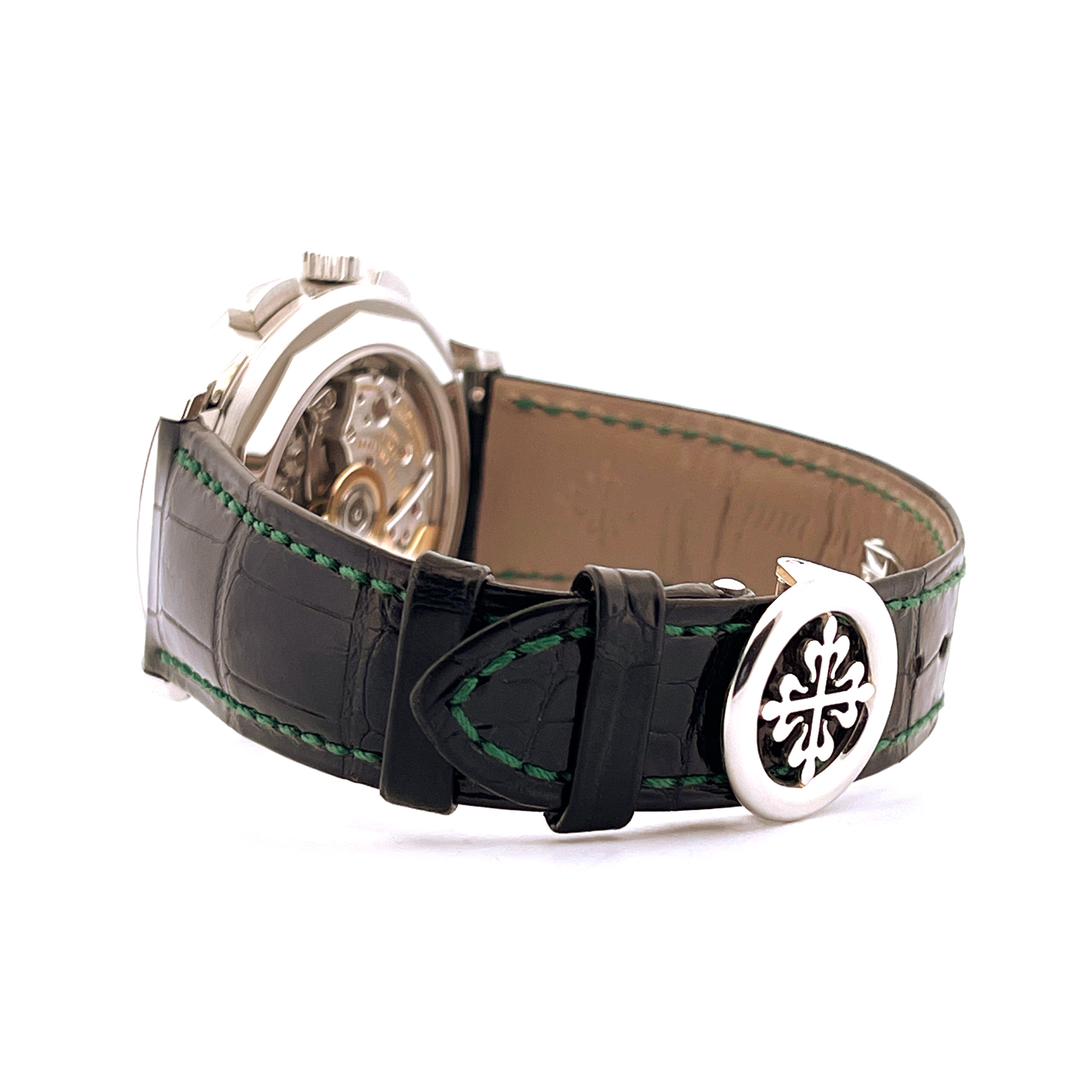 Patek Philippe World Time Flyback Chronograph 5930P-001 Seitenansicht mit Platin Gehäuse schwarzem Kroko-Armband und silbe…