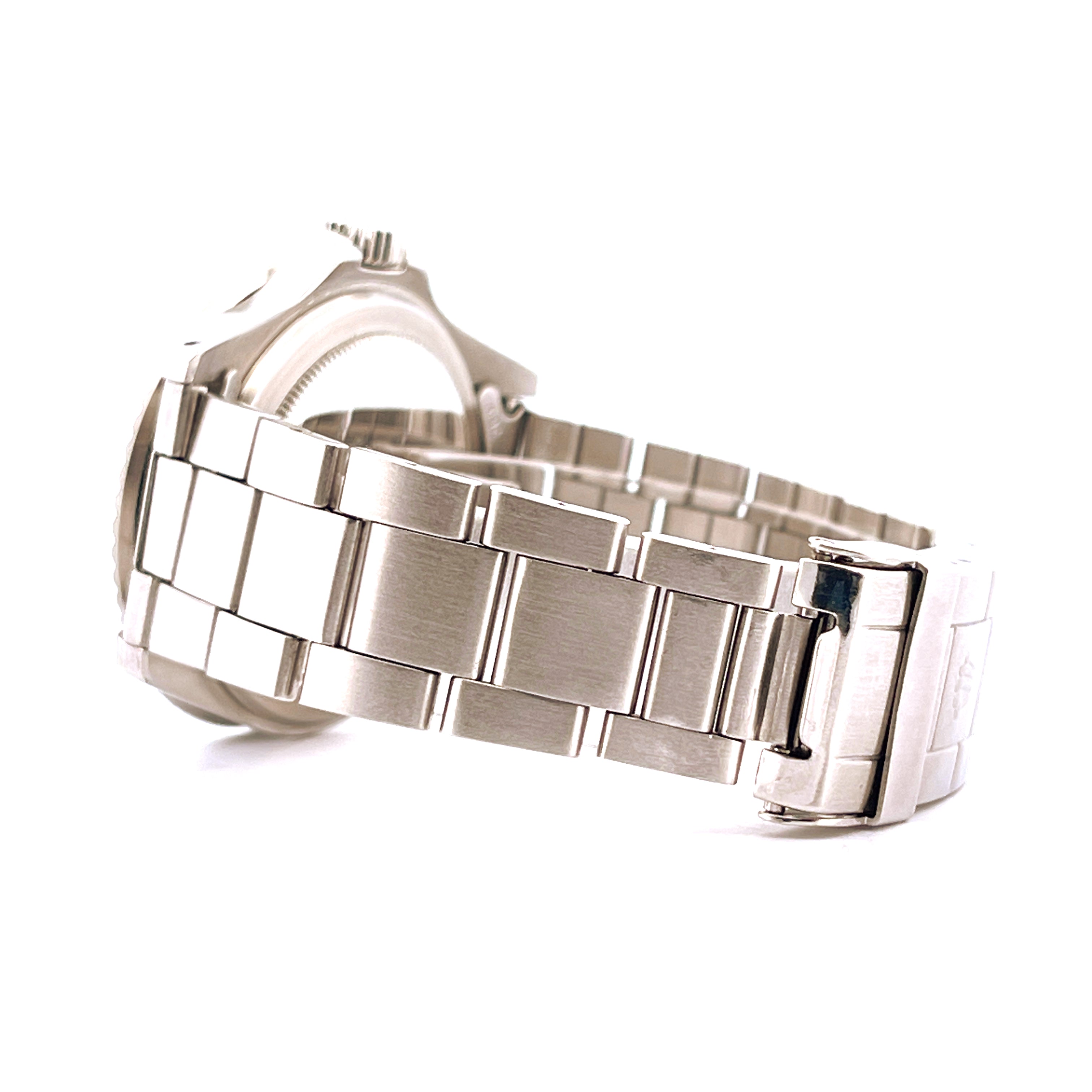 Rolex Submariner Date MK5 Ref. 1680 von 1972, Seitenansicht eines Stahlarmbands mit Schließe auf weißem Hintergrund