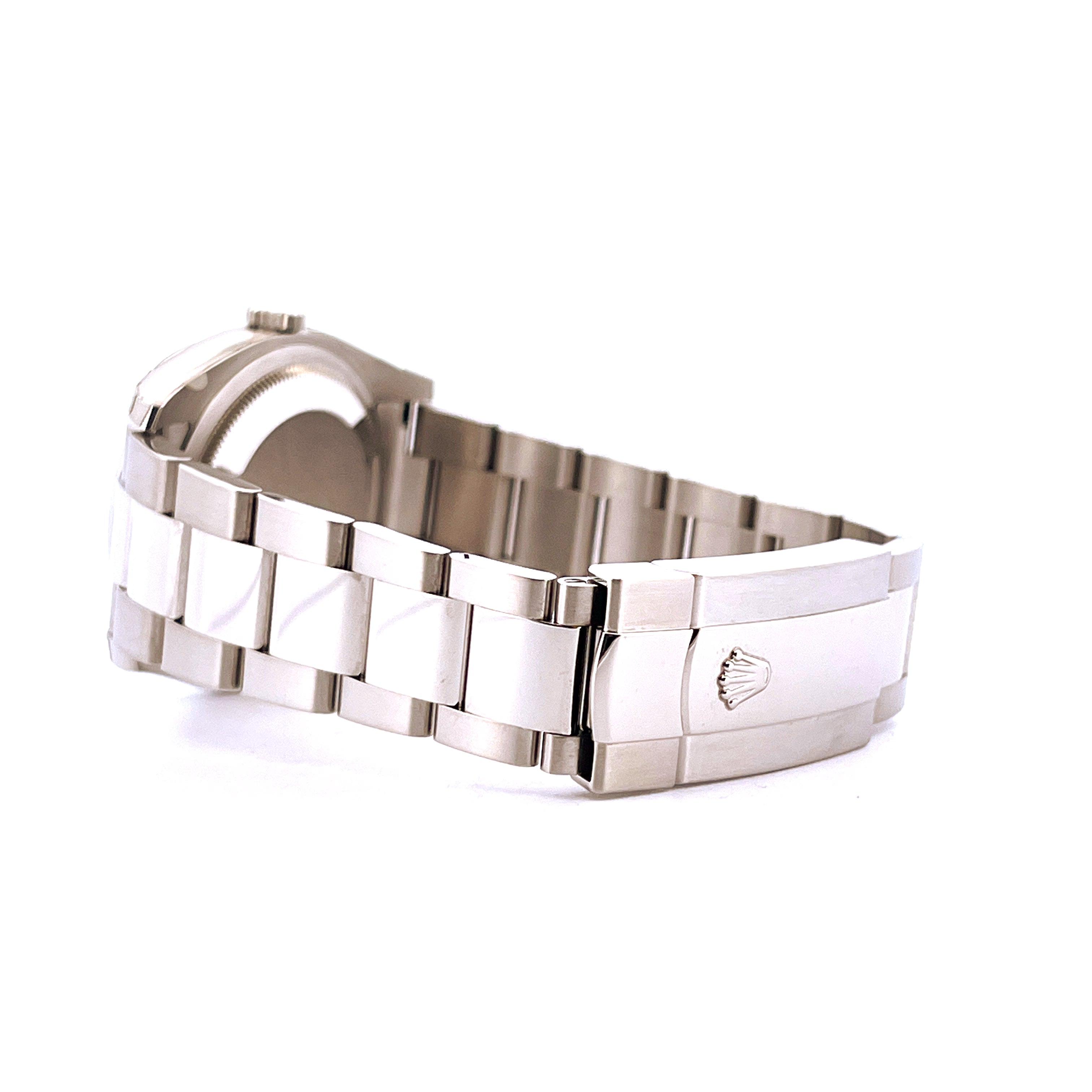 Rolex Datejust 36mm Stahl armband und Schließe mit Rolex Logo auf weißem Hintergrund