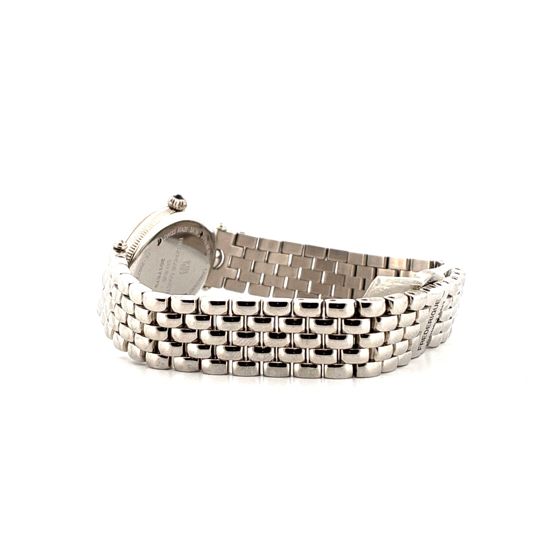 Seitliche Ansicht einer neuen Frederique Constant Art Deco Classics Damenuhr aus Edelstahl mit Quarzwerk und feingliedrige…