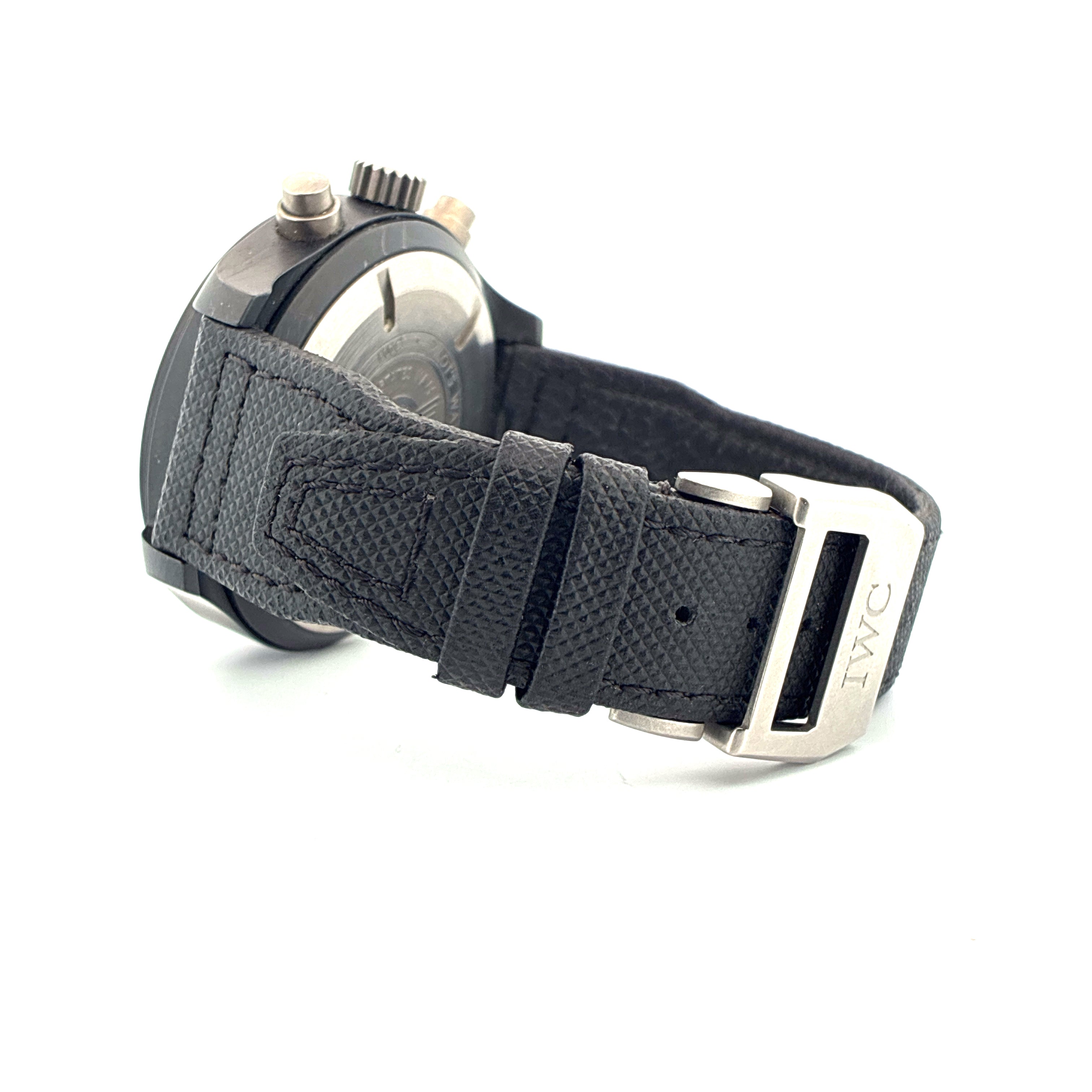 IWC Fliegeruhr Chronograph Top Gun Keramik mit schwarzem Armband und charakteristischer Schließe