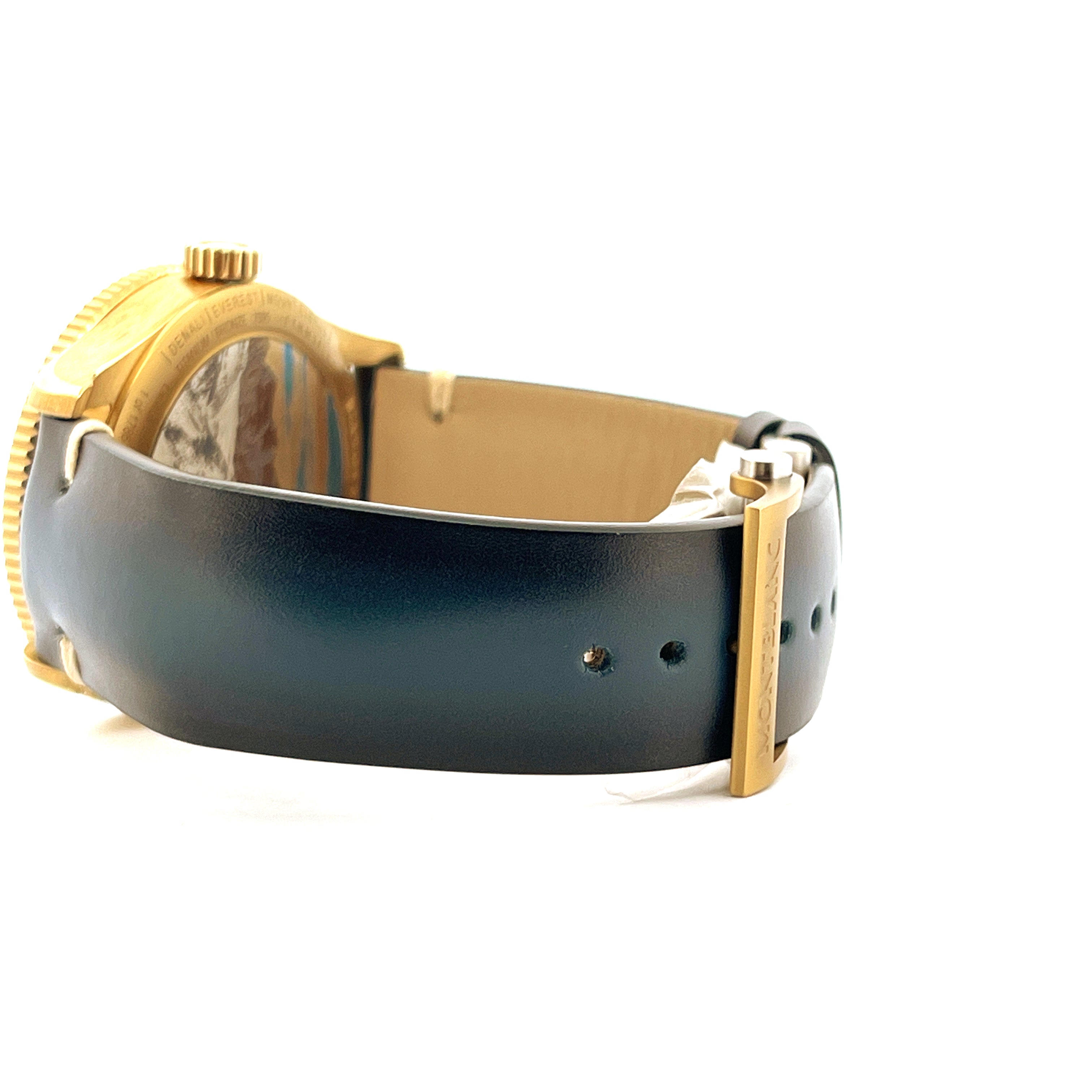 Seitenansicht einer goldenen Montblanc Geosphere 0 Oxygen Limited Edition 42 mm 1858 mit blauem Lederband und goldener Sch…