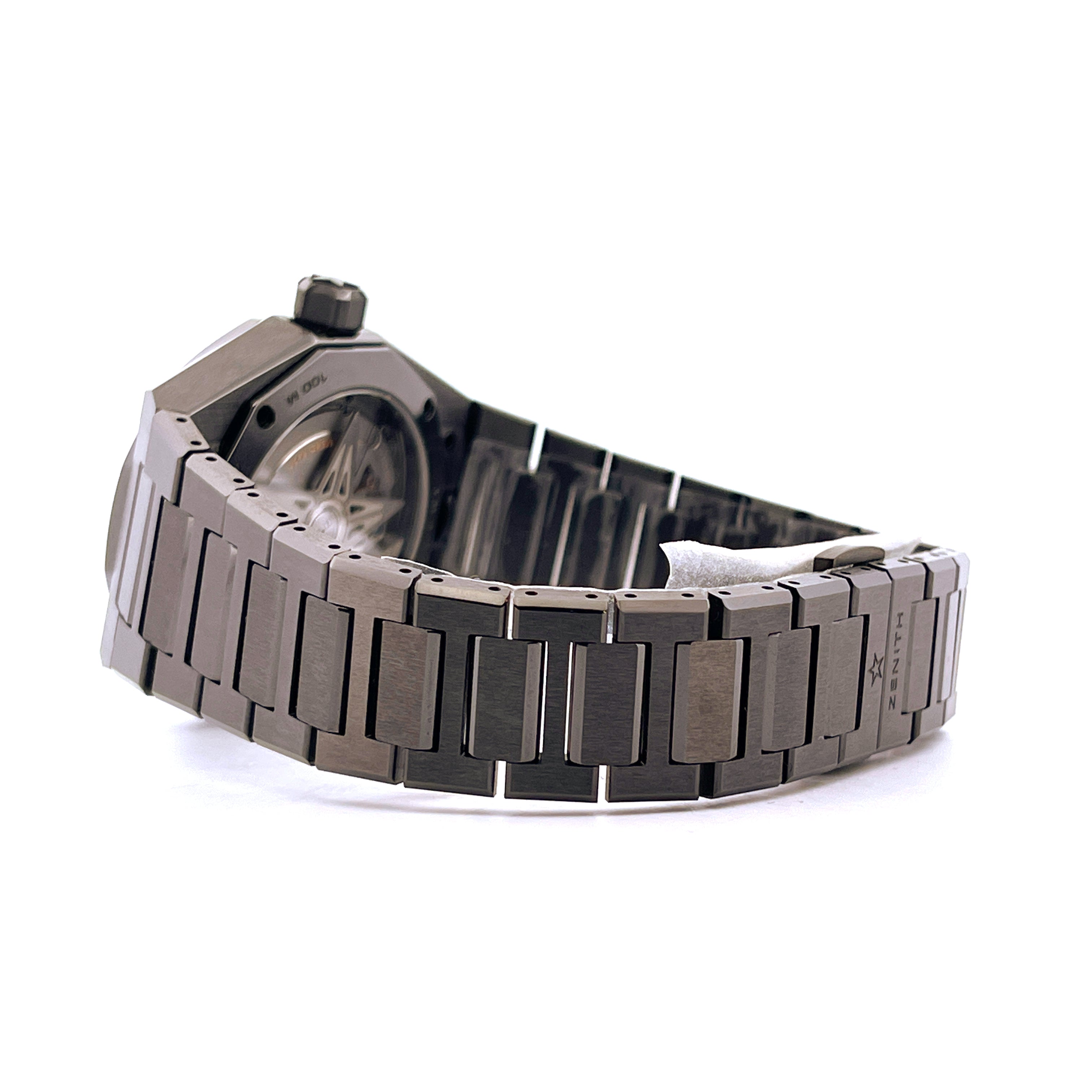 Zenith Defy Skyline 41mm, Seitenansicht des Keramikarmbandes mit Zenith-Logo