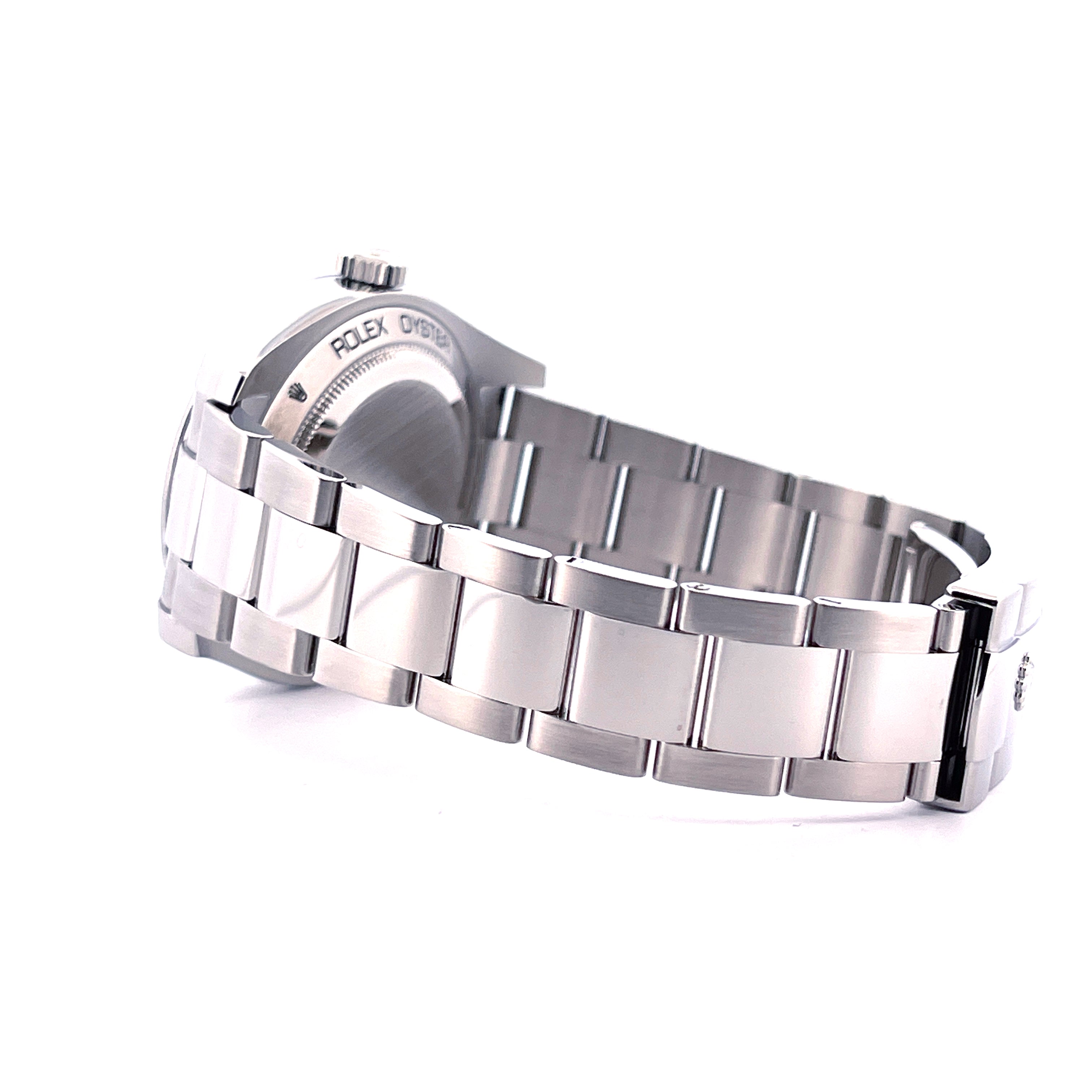 Rolex Milgauss Automatik aus Stahl mit poliertem Armband in Seitenansicht auf weissem Hintergrund