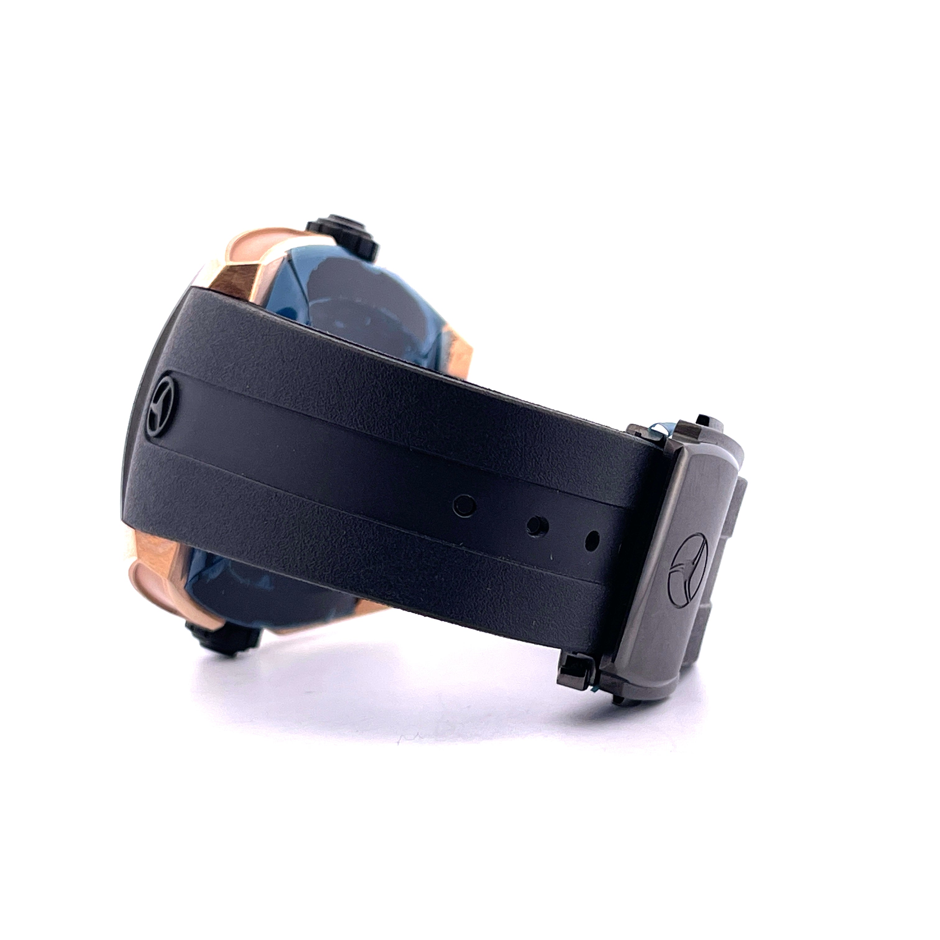 Cyrus Klepcys Solo Tempo Roségold mit schwarzem Armband und DLC-Schließe im Detail