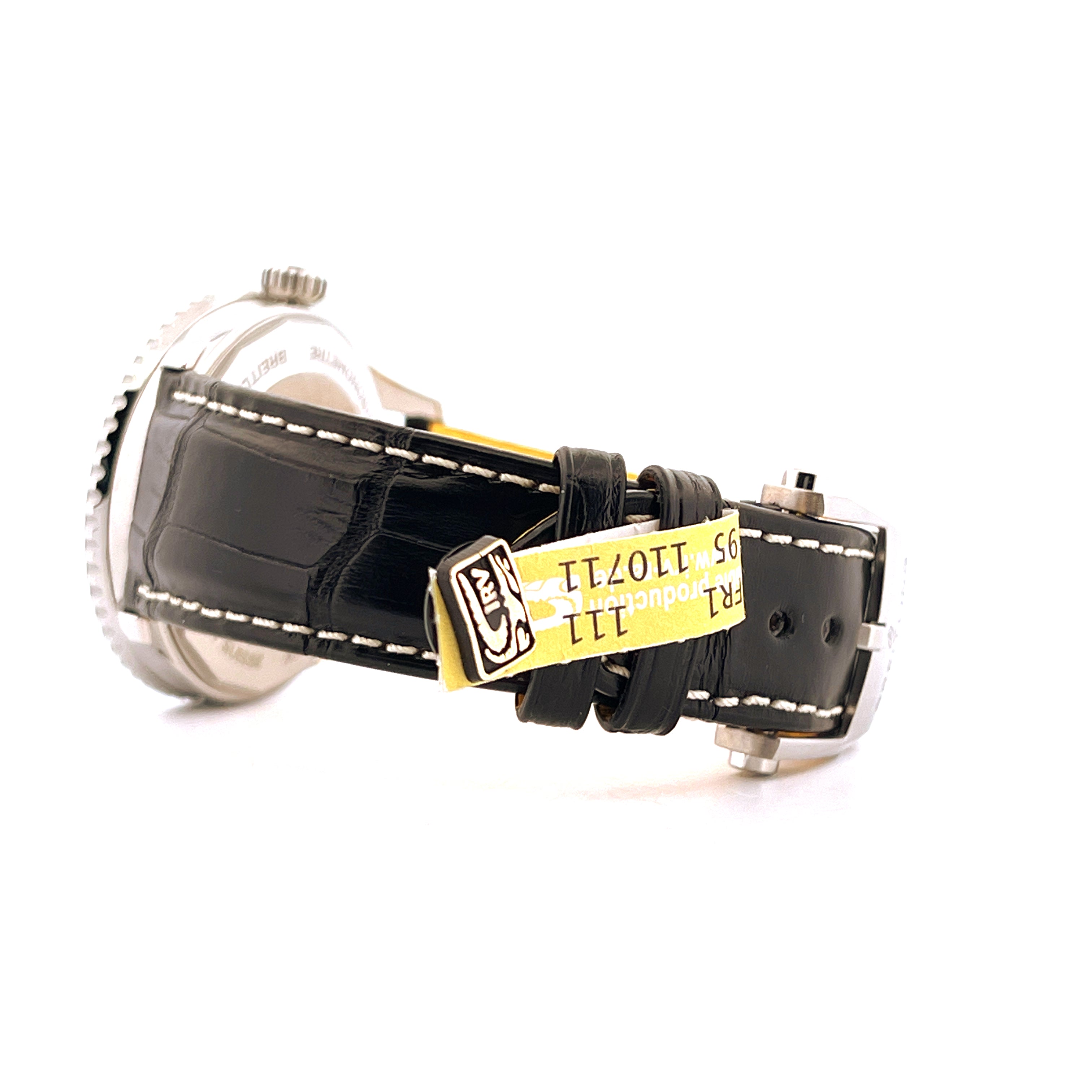 Breitling Navitimer Automatic 41 IceBlue Seitenansicht mit gelbem Anhänger und schwarzem Lederarmband
