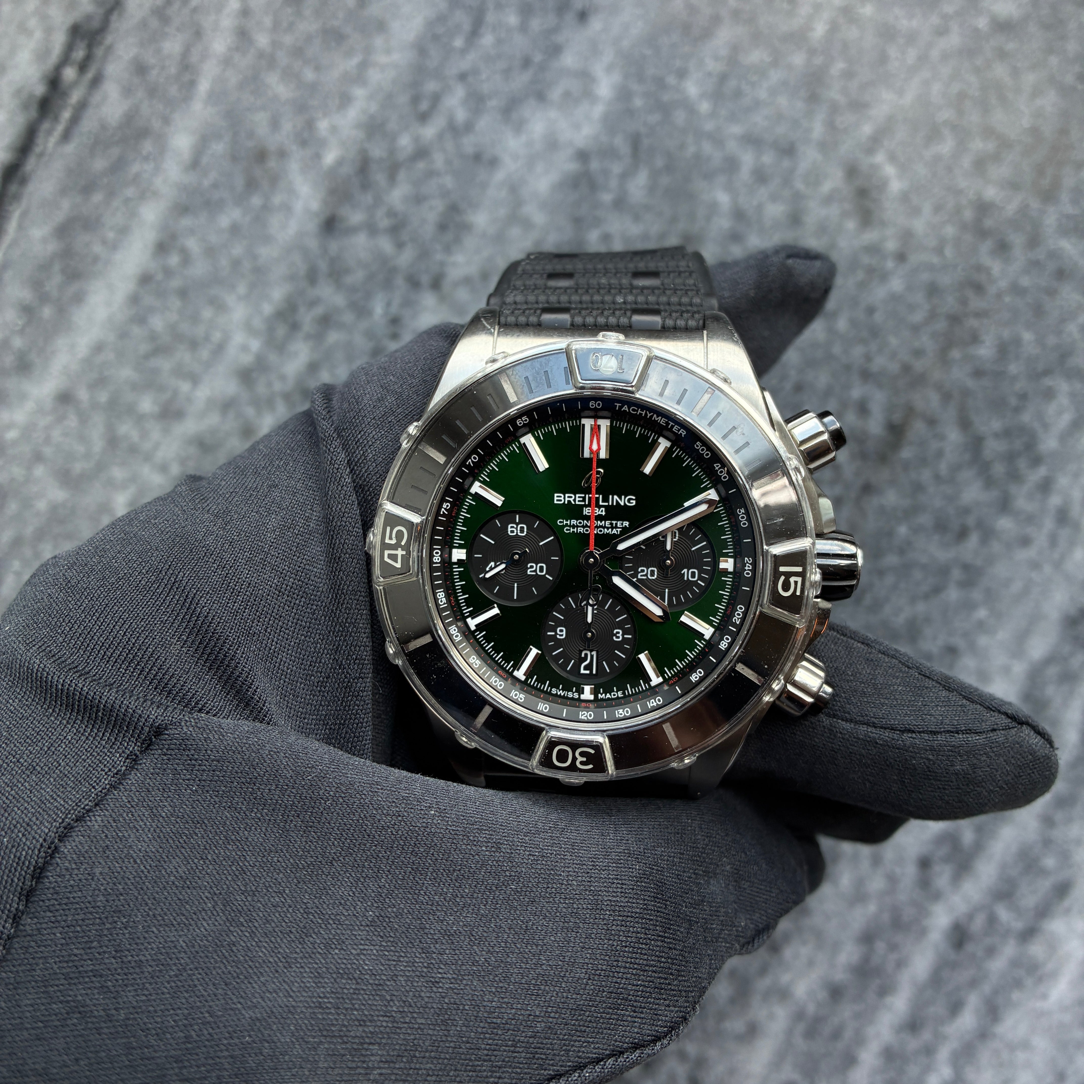 Super Chronomat B01 44 / Rubber Strap / good condt. / Box & Papers / 2020