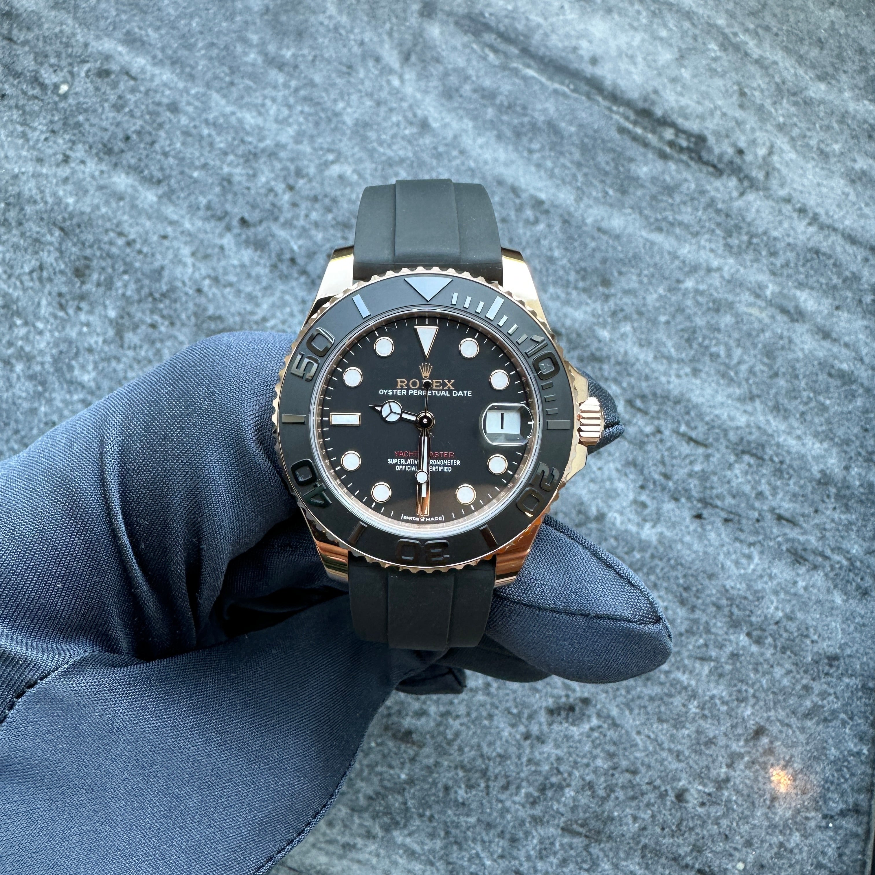 Yacht-Master 37 Everose 268655 / Full Set + Invoice / On Stock / Oysterflex / very good unpolished Condition / Austria 2020