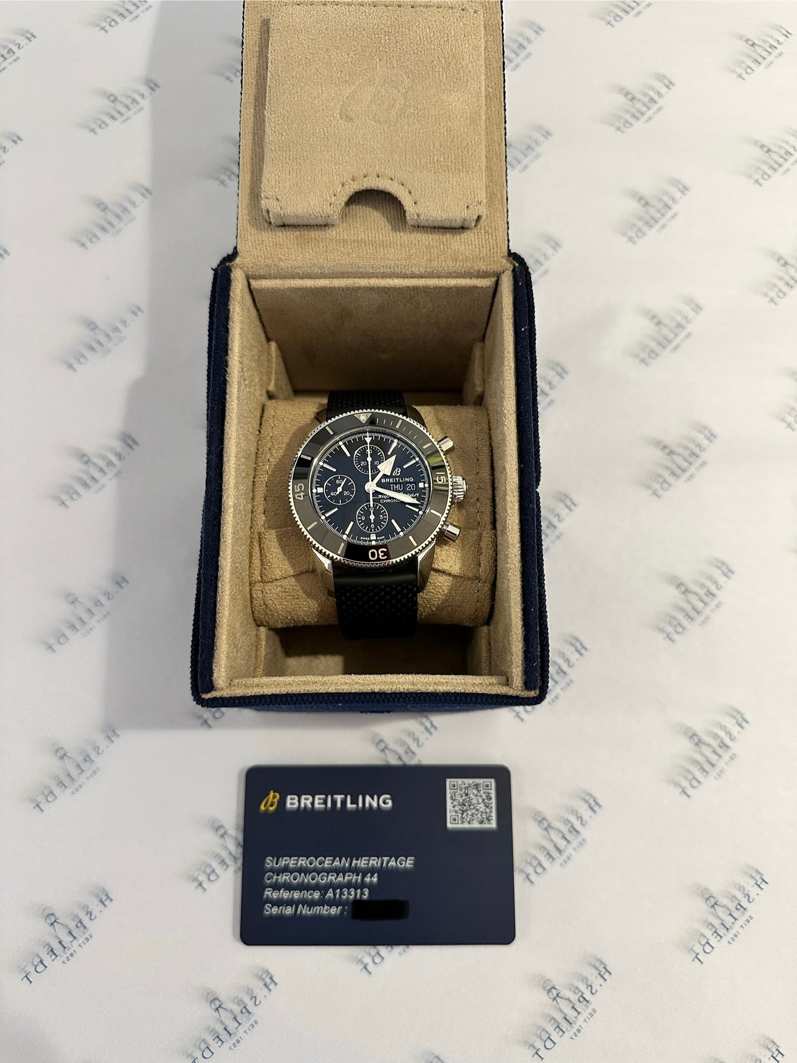 Breitling Superocean Heritage II Chronograph 44mm in Stahl mit blauem Zifferblatt in Schatulle