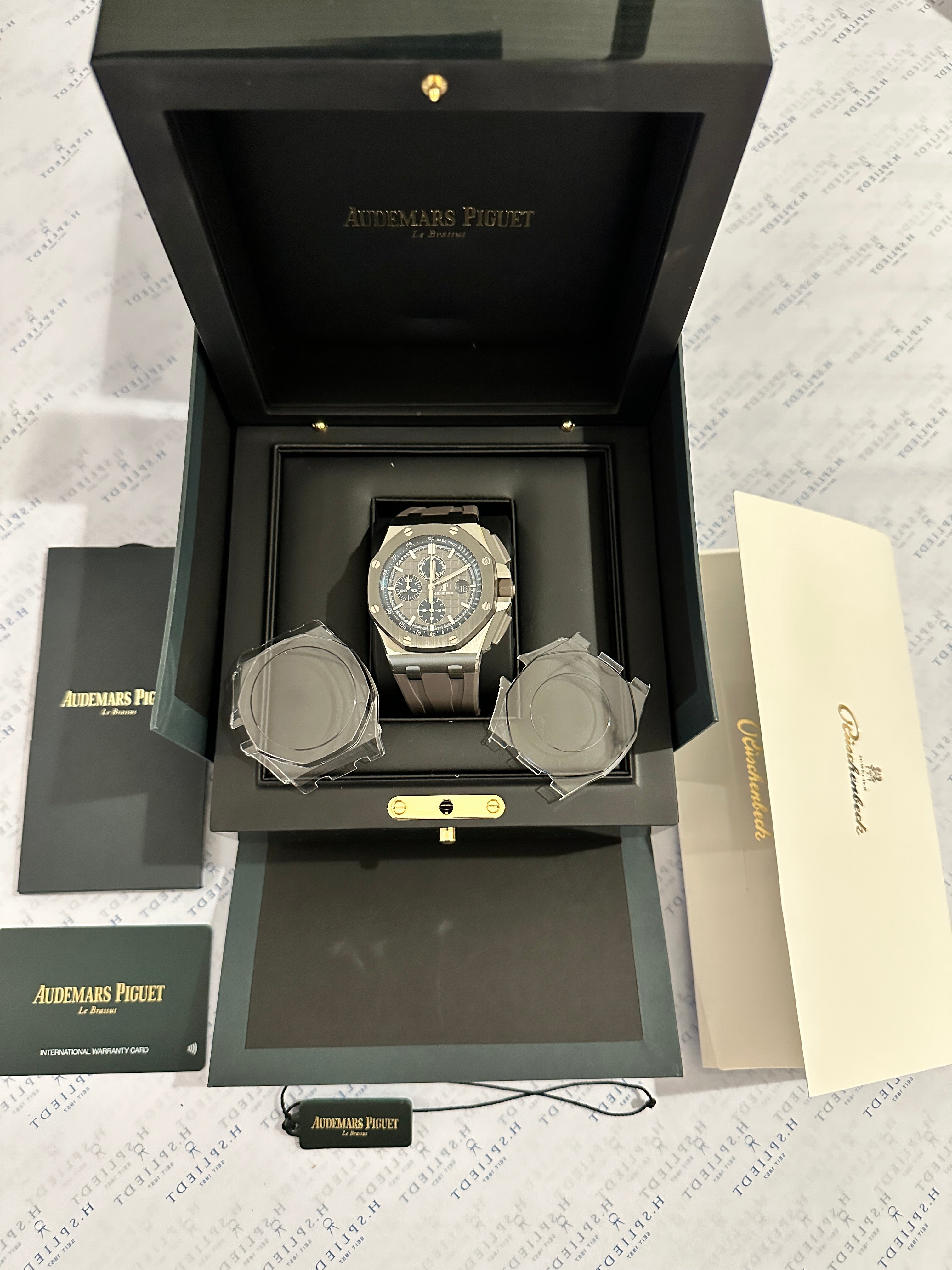 Audemars Piguet Royal Oak Offshore Chronograph Titan gebraucht im Karton mit Papieren und Zubehör