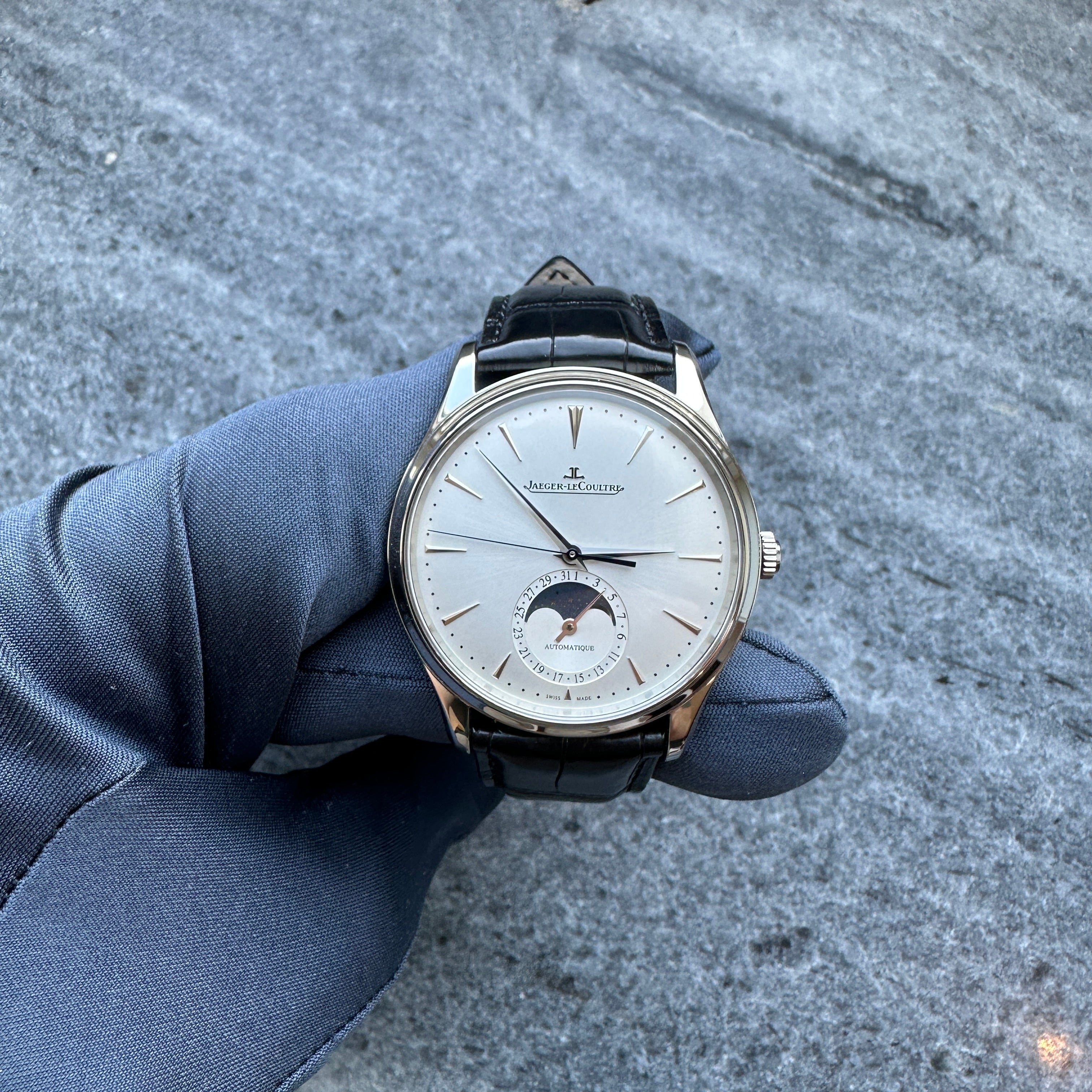 Master Ultra Thin Moonphase / Folding Clasp / Second Strap / On Stock / Full Set + Invoice very good Condition / Warranty till 2031 / Germany 2023