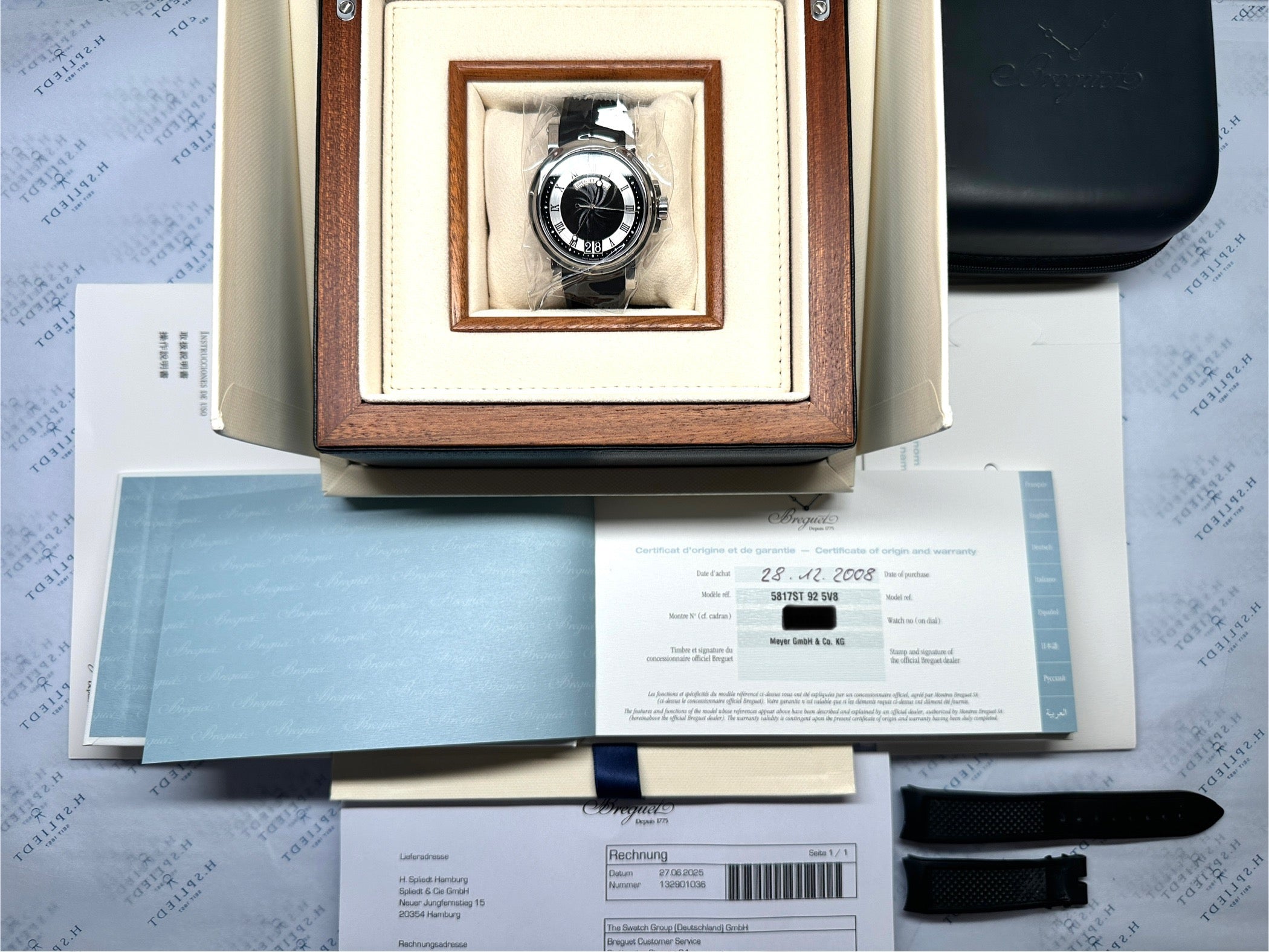 Breguet Marine Big Date 2008 in Edelstahl, im geöffneten Holzbox-Set mit Papieren und Ersatzarmband