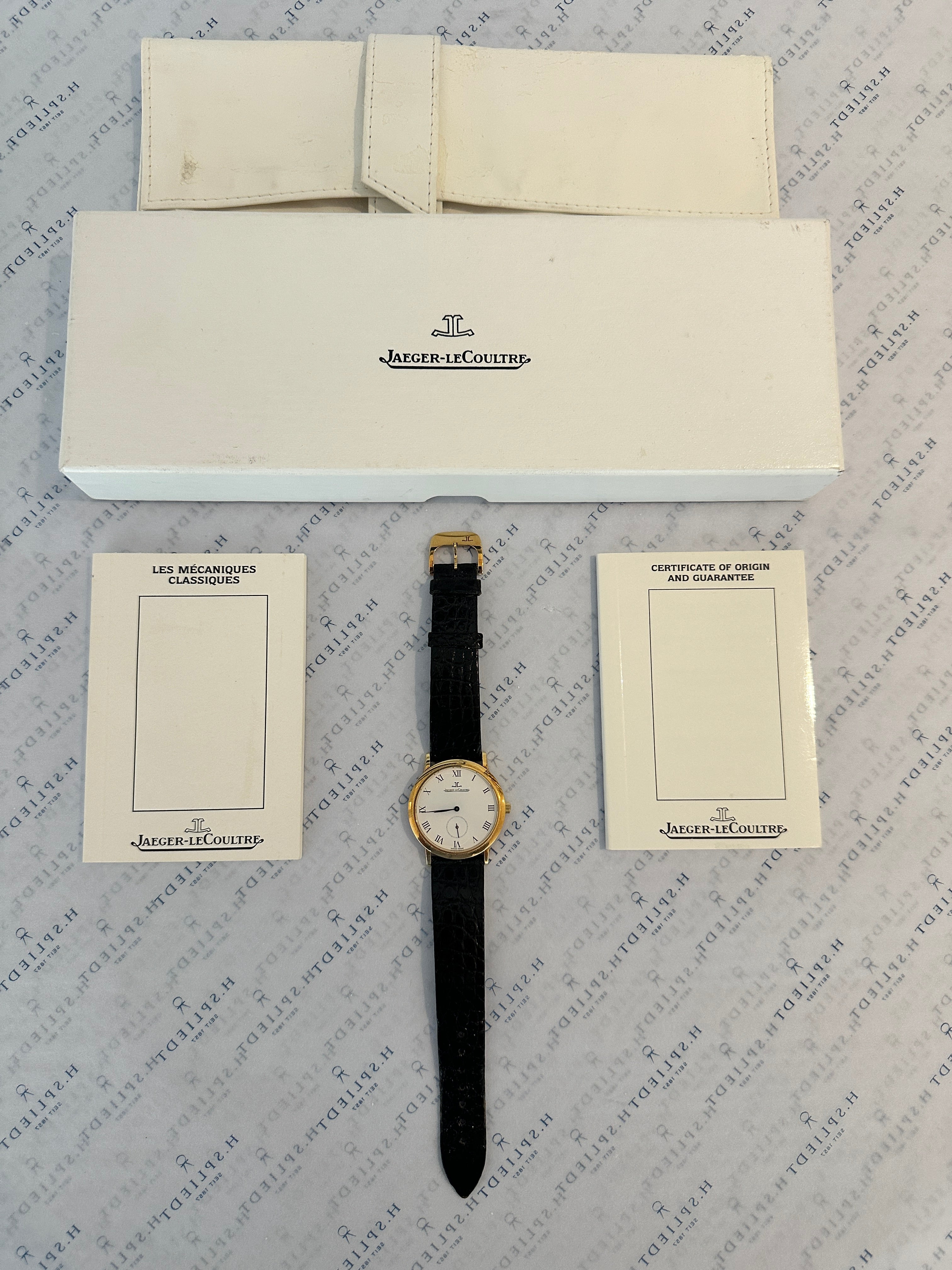 Jaeger-LeCoultre Gentilhomme 18k Gelbgolduhr mit weißem Zifferblatt und schwarzem Lederarmband